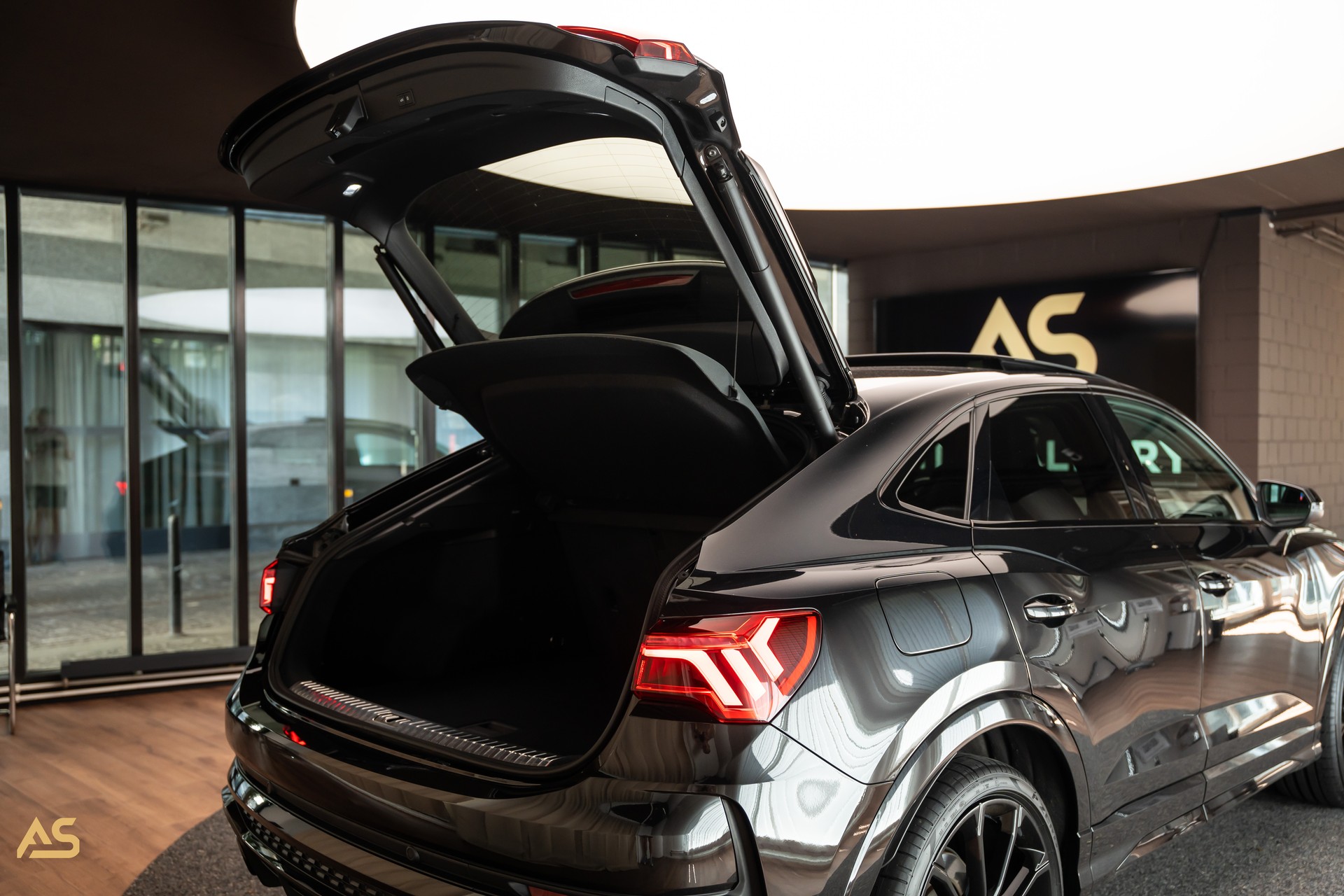 AUDI RS Q3 Sportback quattro (CH) BLACK EDITION | PANO | HOME LINK | 360° | GRATIS-SERVICE-image-6