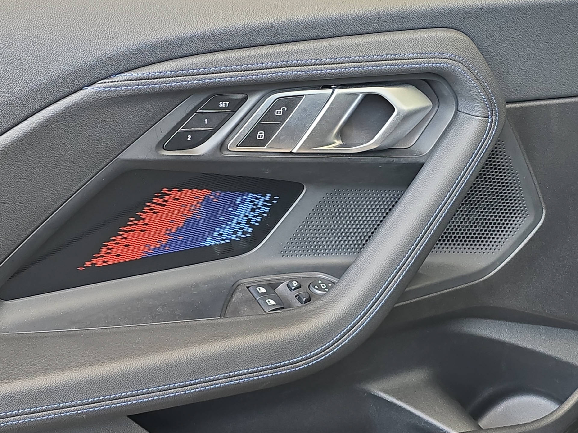 BMW M240i xDrive Coupé ** BMW GARANTIE bis 07.2027 **-image-15
