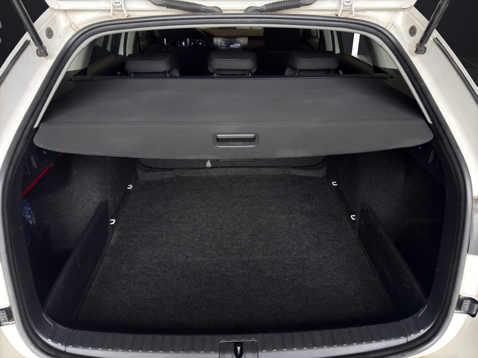 SKODA Octavia Combi 1.0 TSI mHEV DSG Ambition-image-11