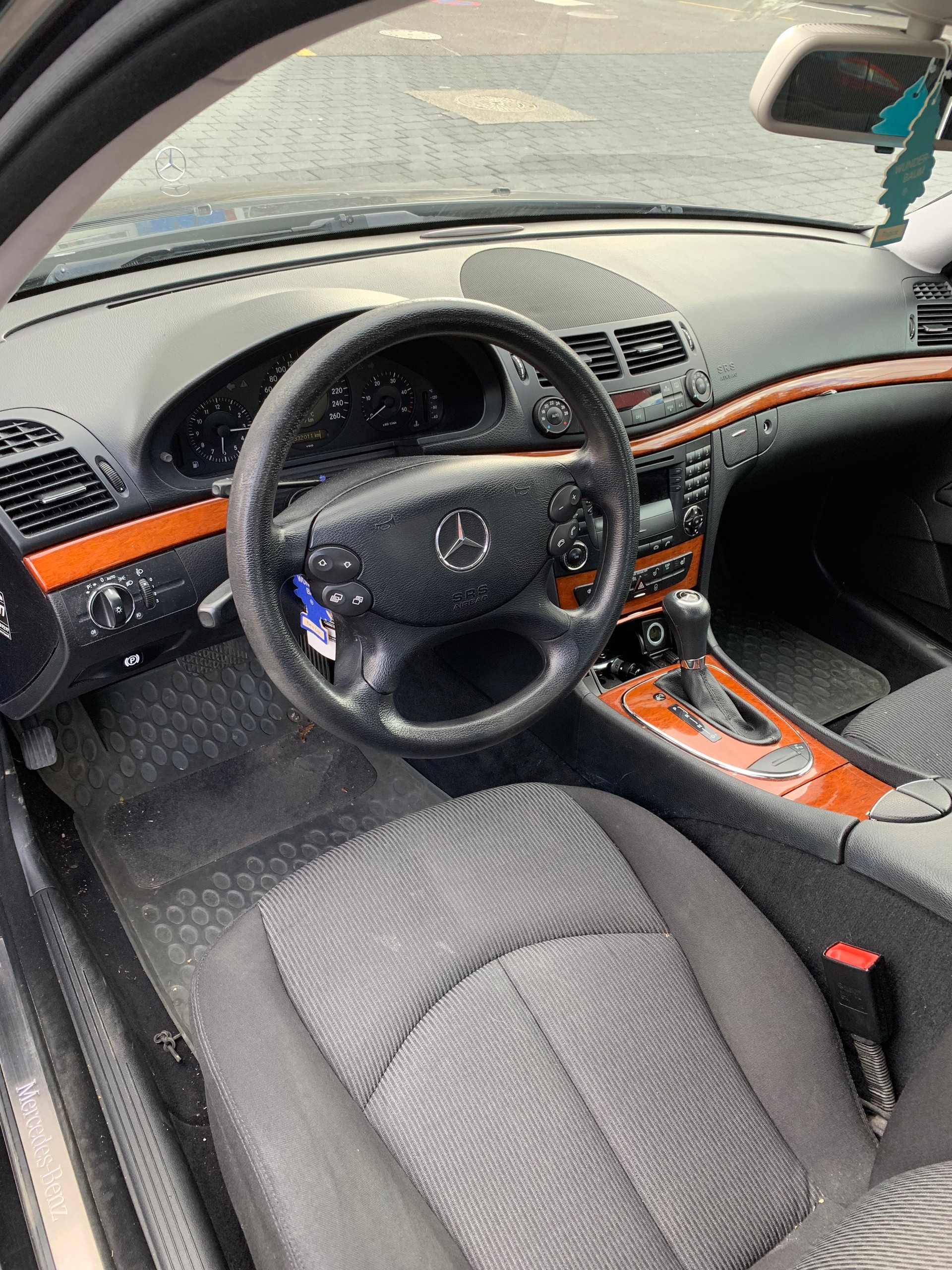 MERCEDES-BENZ E 220 CDI Elégance-image-5