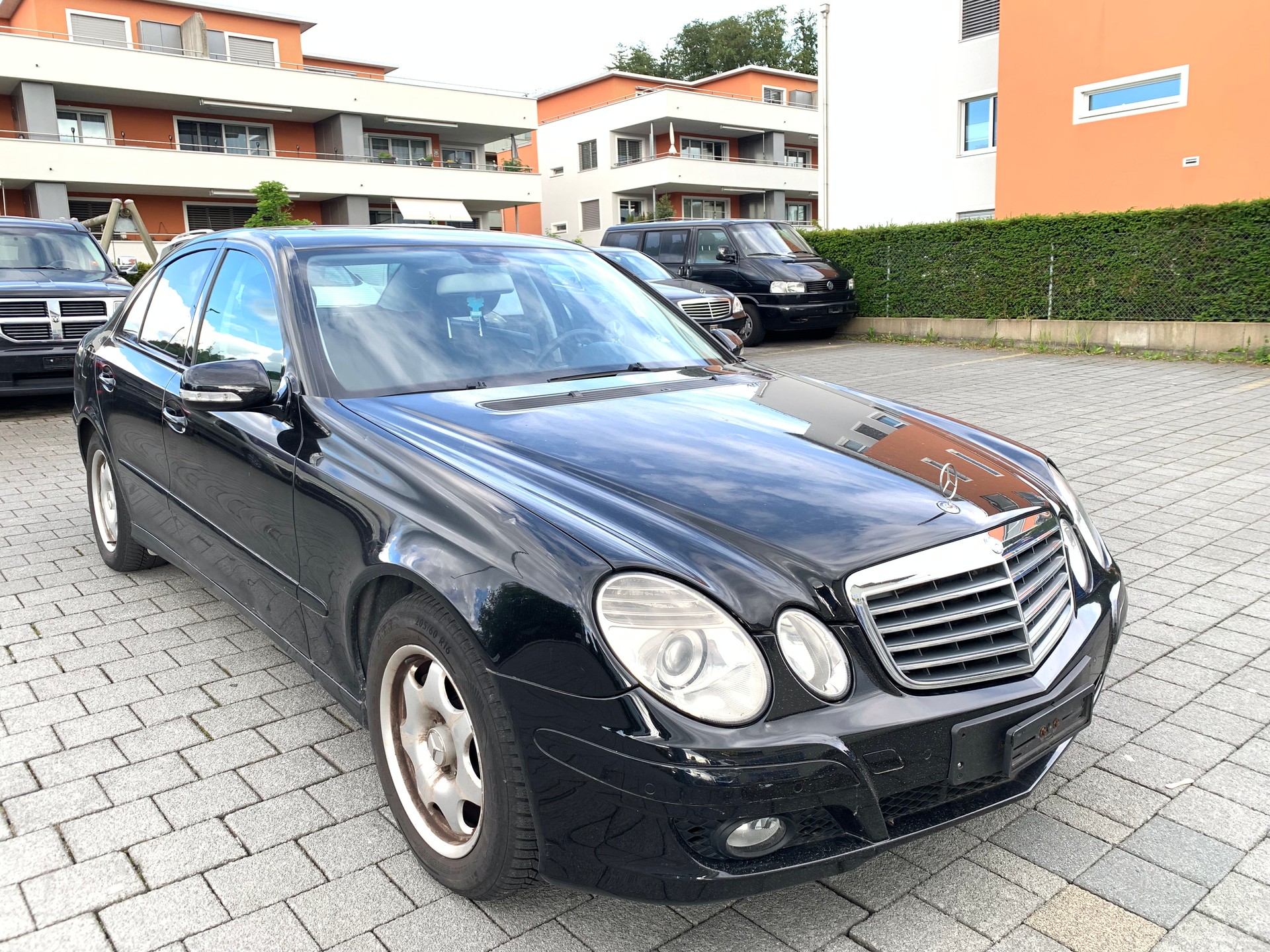 MERCEDES-BENZ E 220 CDI Elégance-image-1