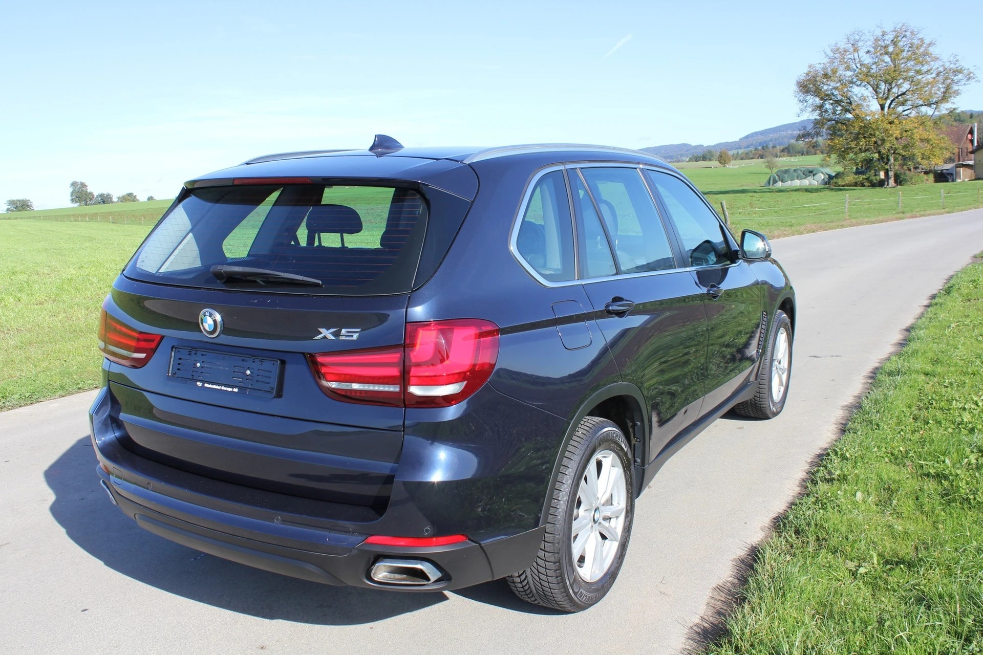 BMW X5 xDrive 40d Steptronic mit Anhängerkupplung-image-2