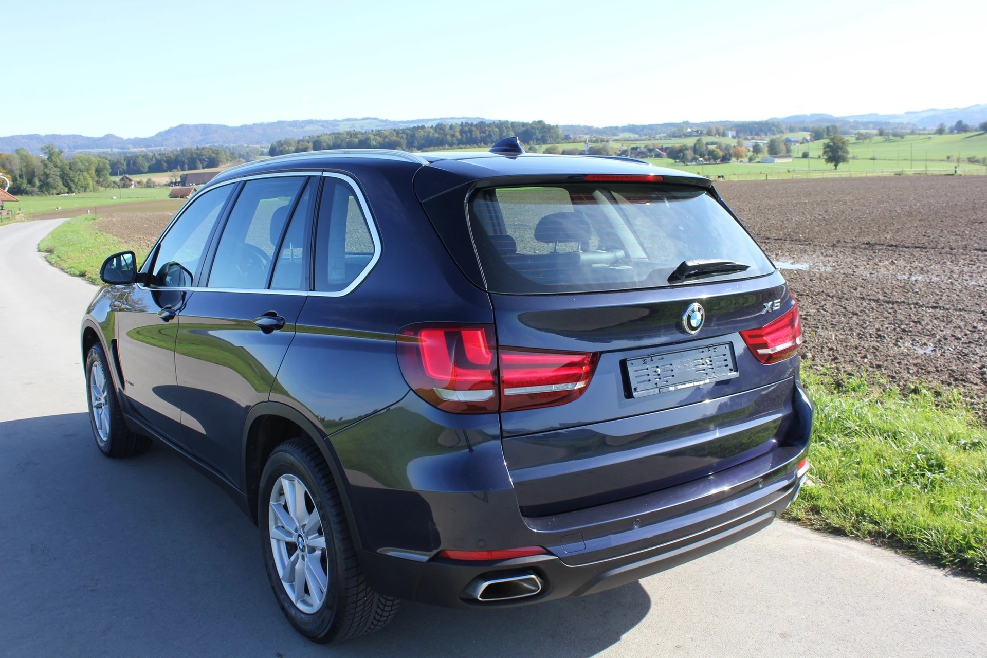 BMW X5 xDrive 40d Steptronic mit Anhängerkupplung-image-3