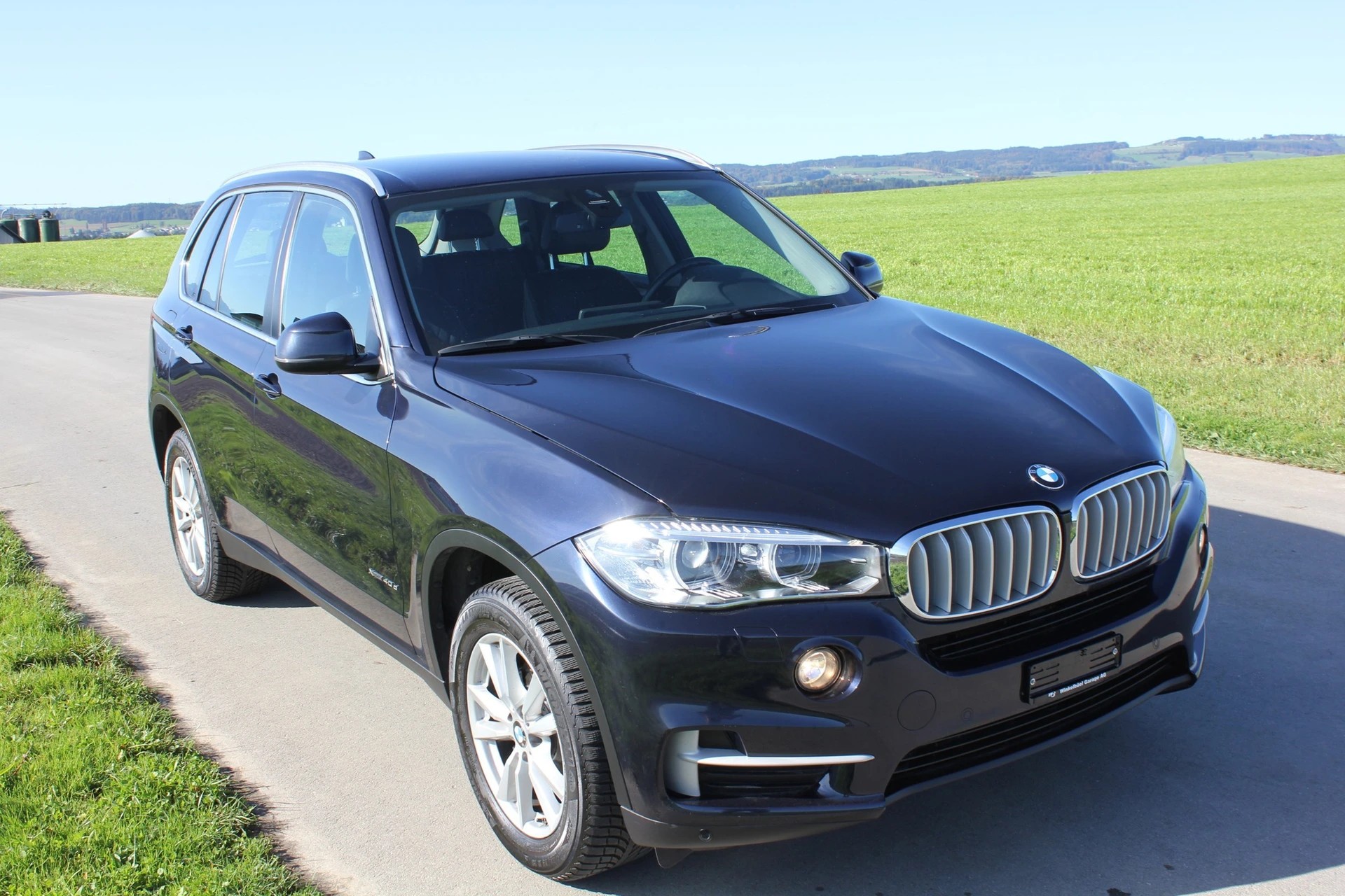 BMW X5 xDrive 40d Steptronic mit Anhängerkupplung-image-1