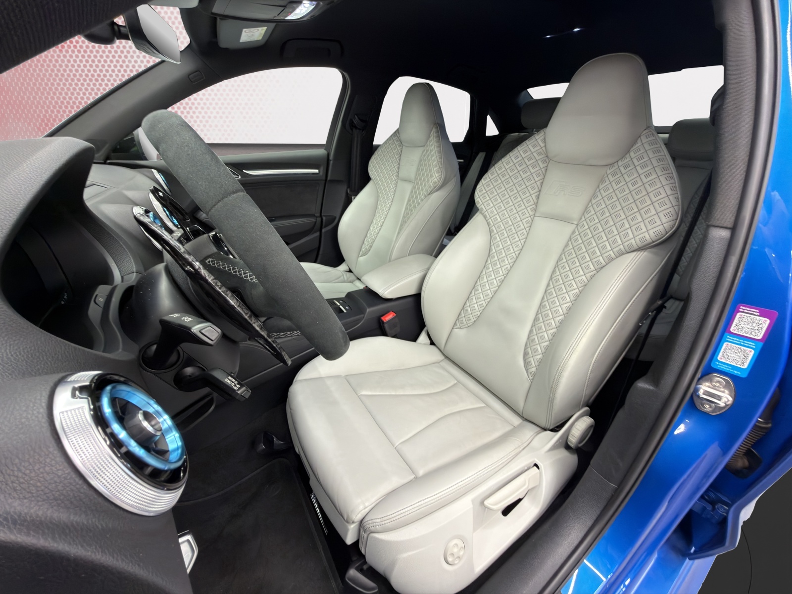 AUDI RS3 Limousine 2.5 TSI quattro S-tronic-image-11
