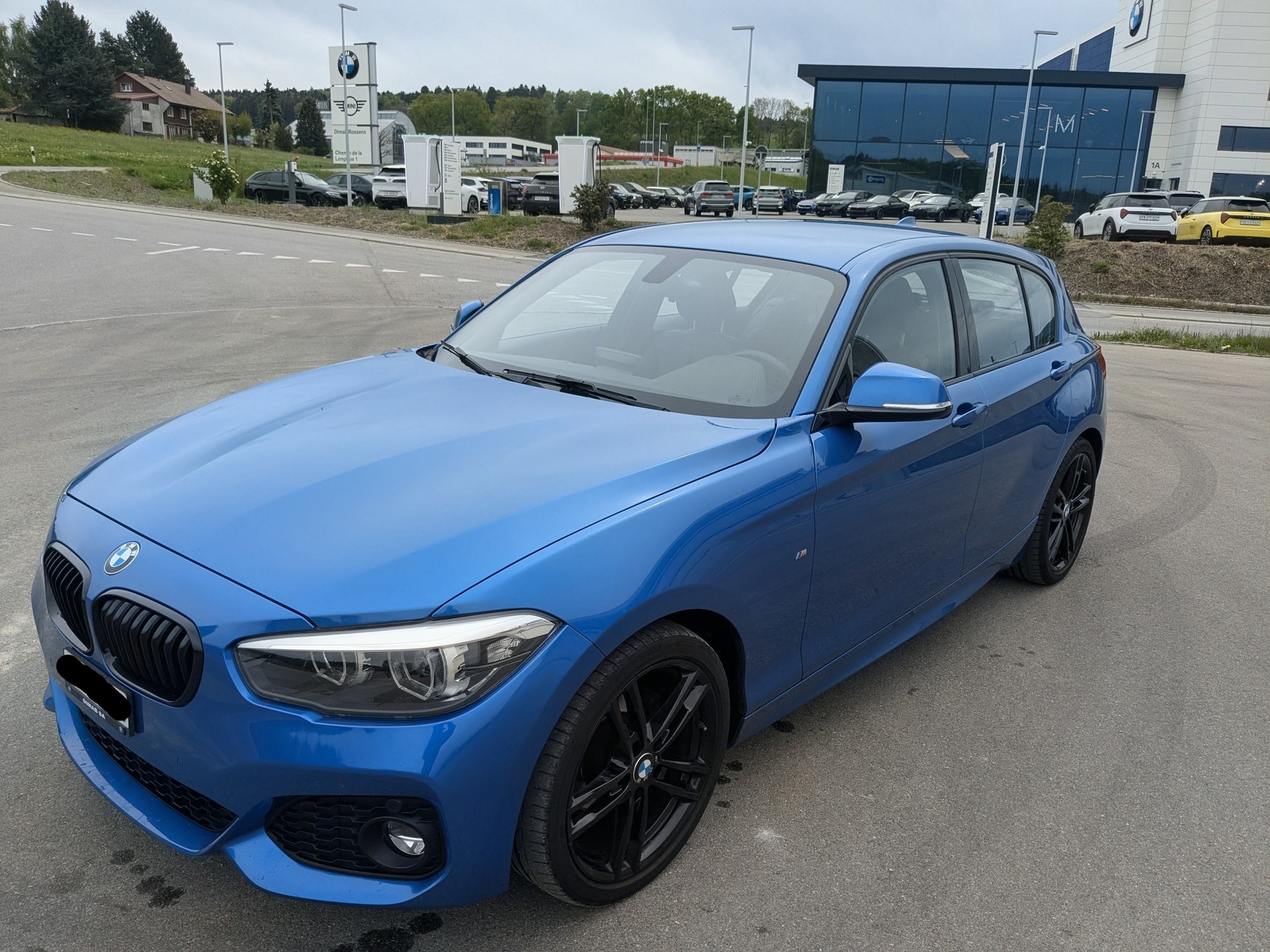 BMW 118i-image-0