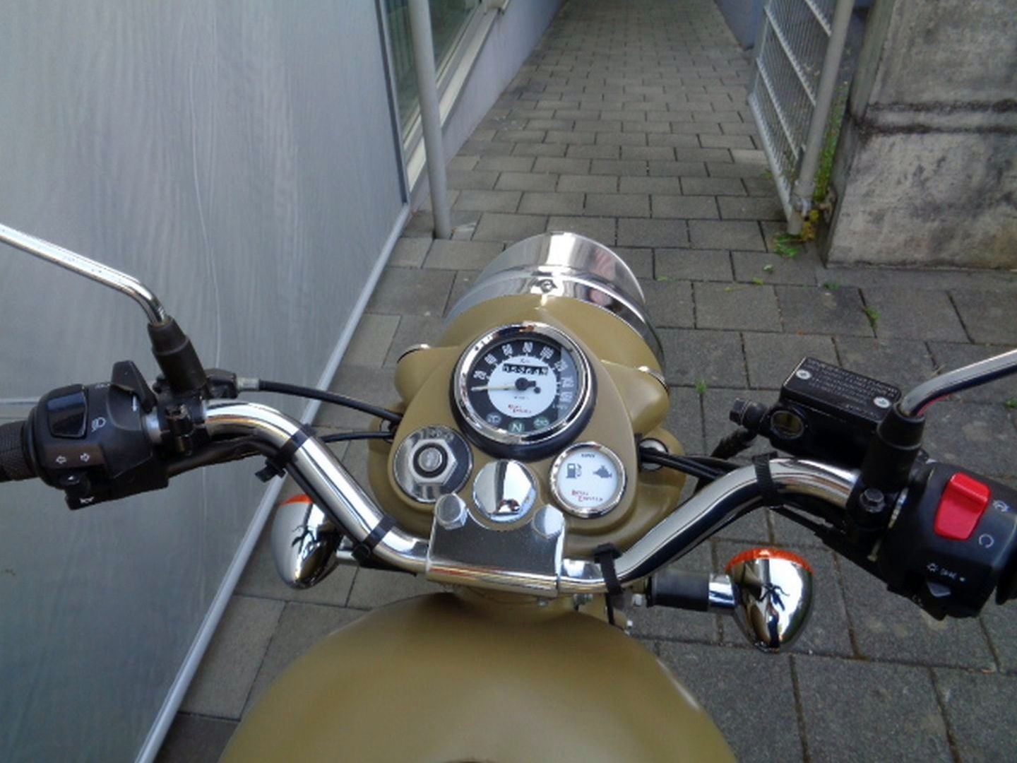 ROYAL ENFIELD CLASSIC 500 EFI-image-6