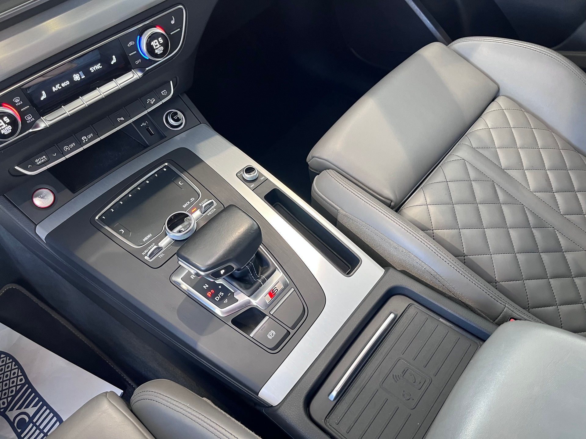 AUDI SQ5 3.0 TFSI quattro S-tronic-image-9
