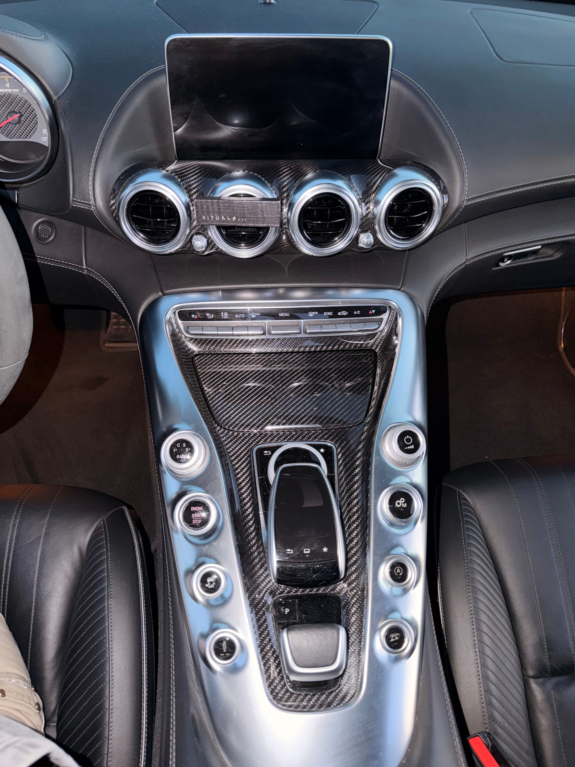 MERCEDES-BENZ AMG GTS Designo Magno – 1. Hand / Schweizer Fahrzeug / Umfangreiche Ausstattung / Carbon-Ceramic-image-10