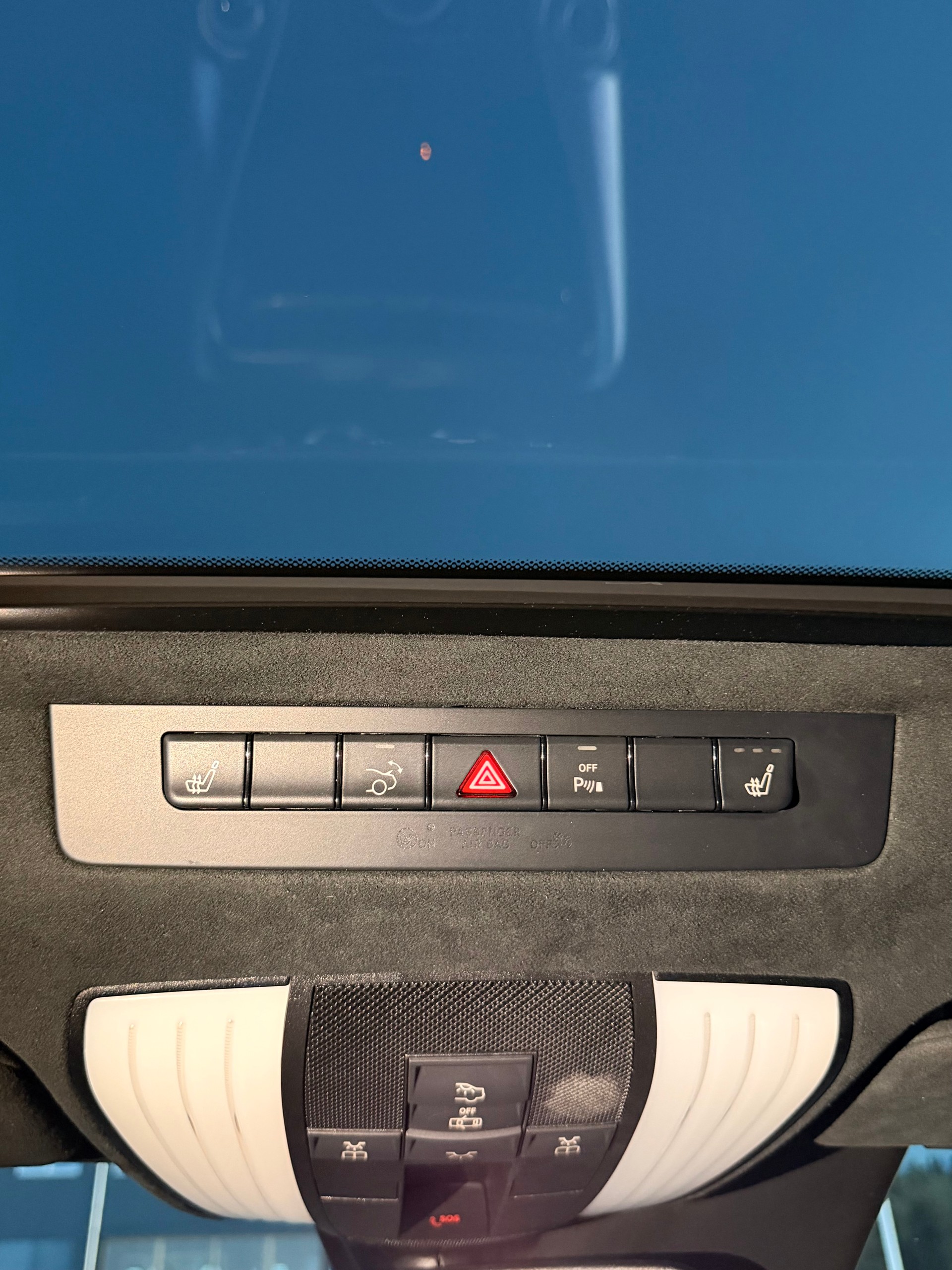MERCEDES-BENZ AMG GTS Designo Magno – 1. Hand / Schweizer Fahrzeug / Umfangreiche Ausstattung / Carbon-Ceramic-image-11