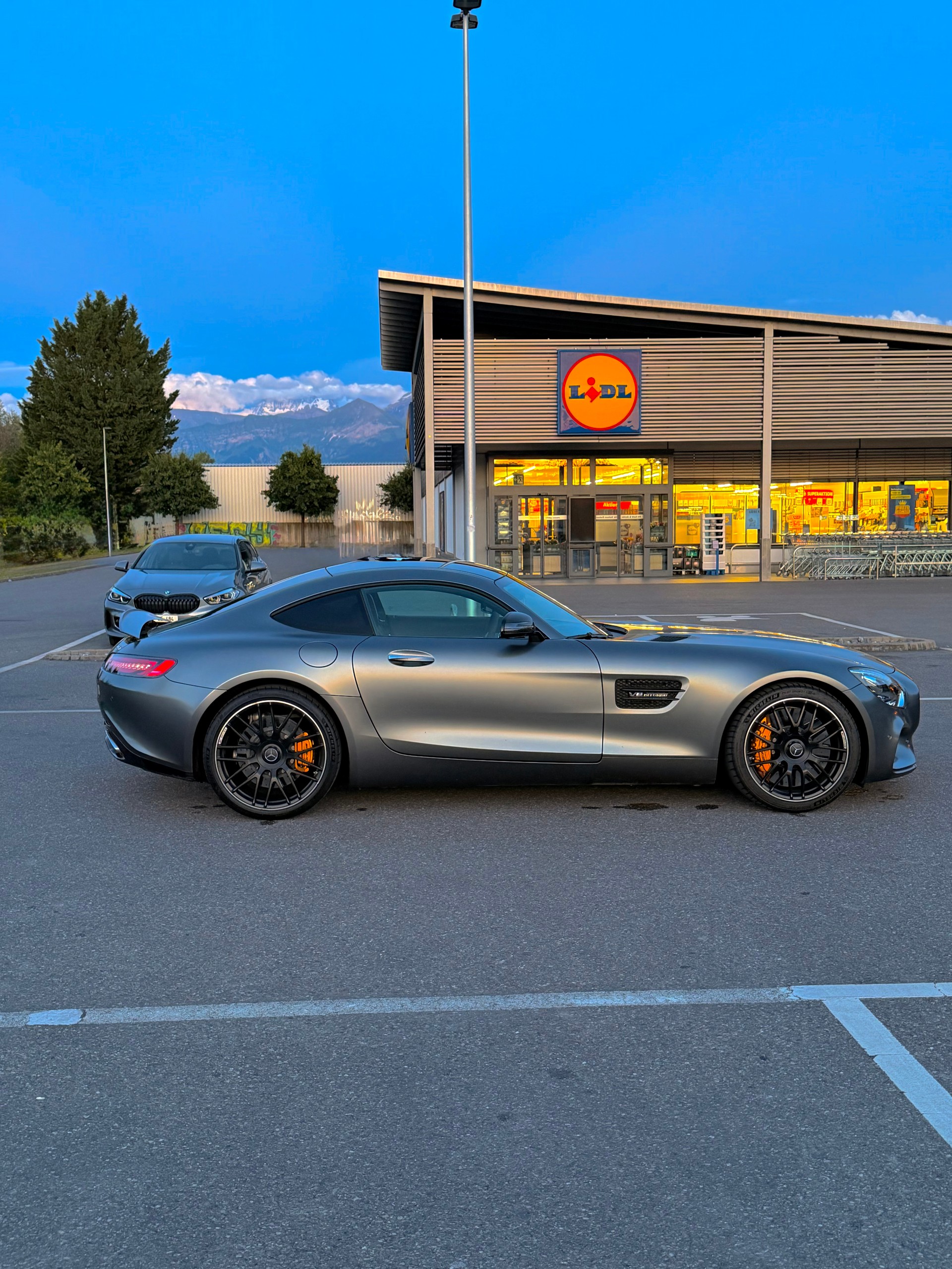 MERCEDES-BENZ AMG GTS Designo Magno – 1. Hand / Schweizer Fahrzeug / Umfangreiche Ausstattung / Carbon-Ceramic-image-3