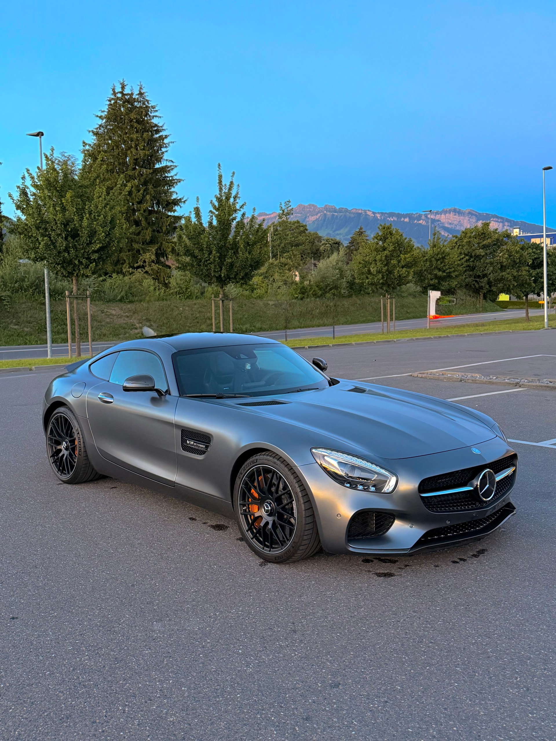 MERCEDES-BENZ AMG GTS Designo Magno – 1. Hand / Schweizer Fahrzeug / Umfangreiche Ausstattung / Carbon-Ceramic-image-2