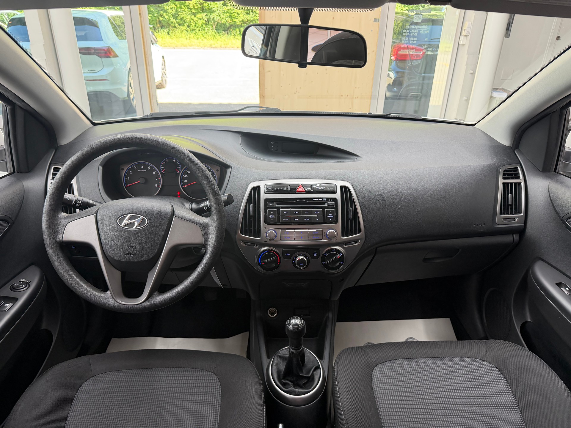 HYUNDAI i20 1.2 Pica-image-13