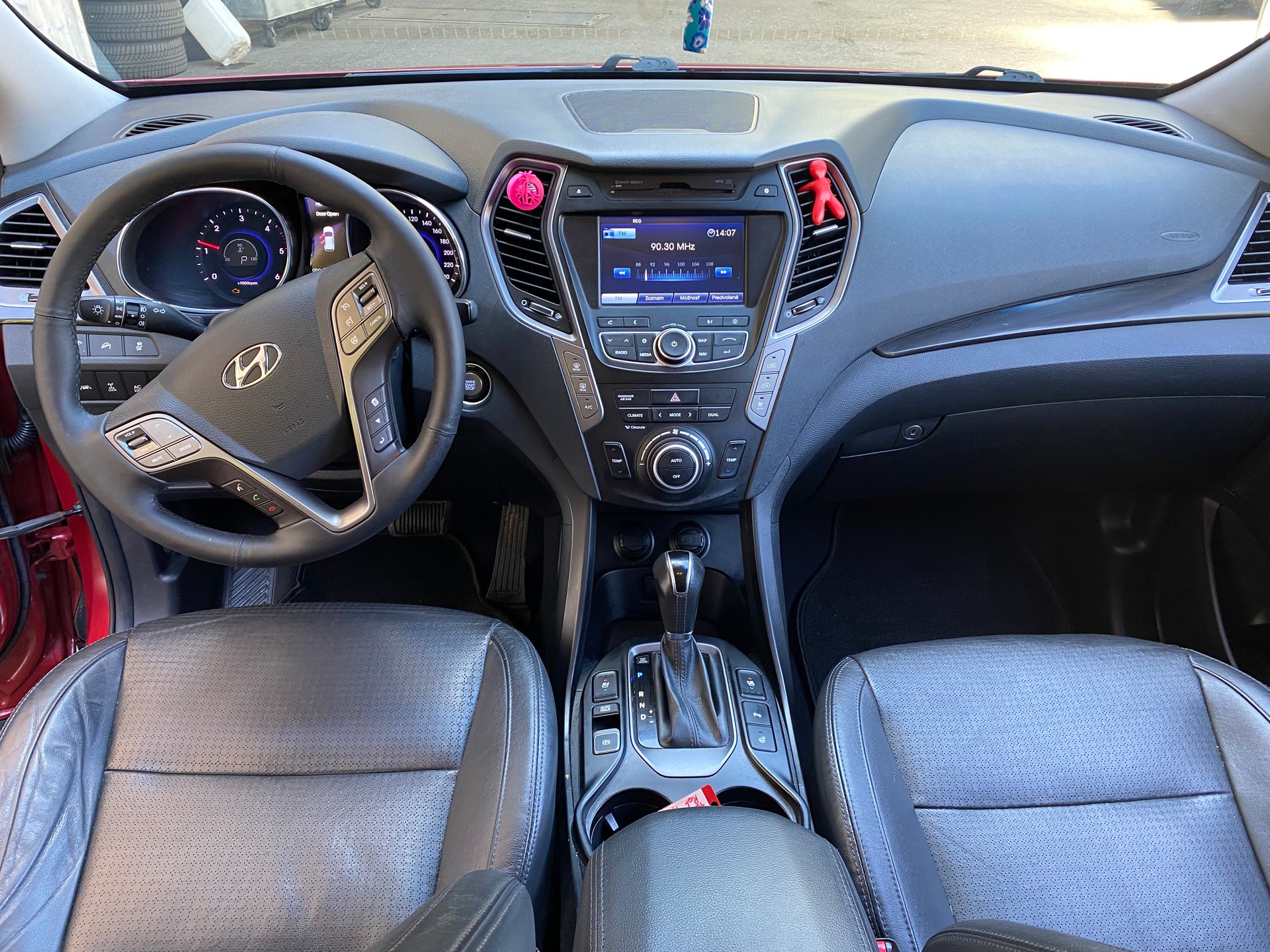 HYUNDAI Santa Fe 2.2 CRDI Premium 4WD Automatic-image-3