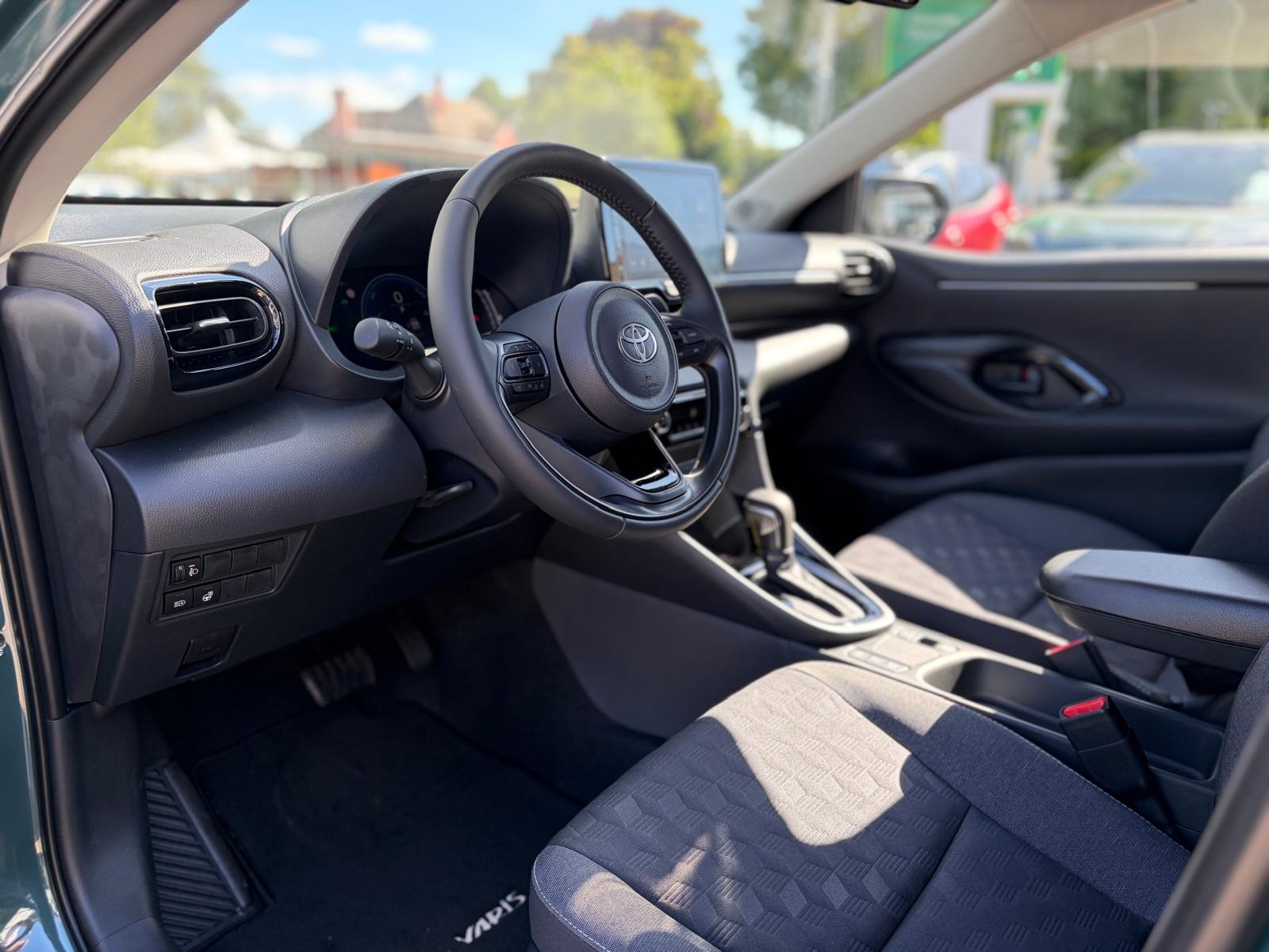 TOYOTA Yaris 1.5 Trend e-CVT-image-8