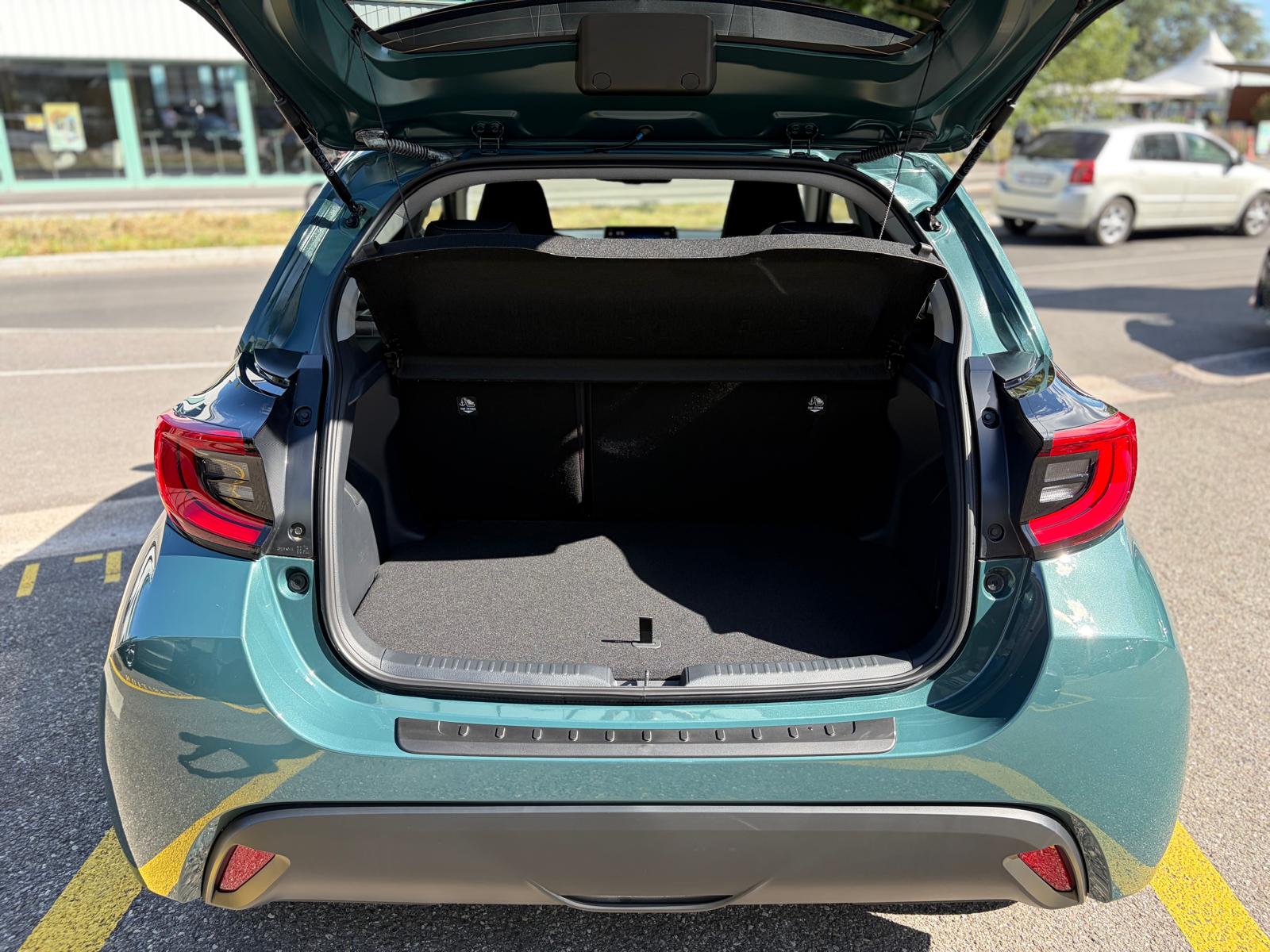 TOYOTA Yaris 1.5 Trend e-CVT-image-10