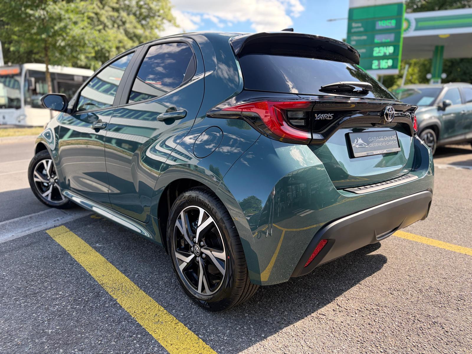 TOYOTA Yaris 1.5 Trend e-CVT-image-2