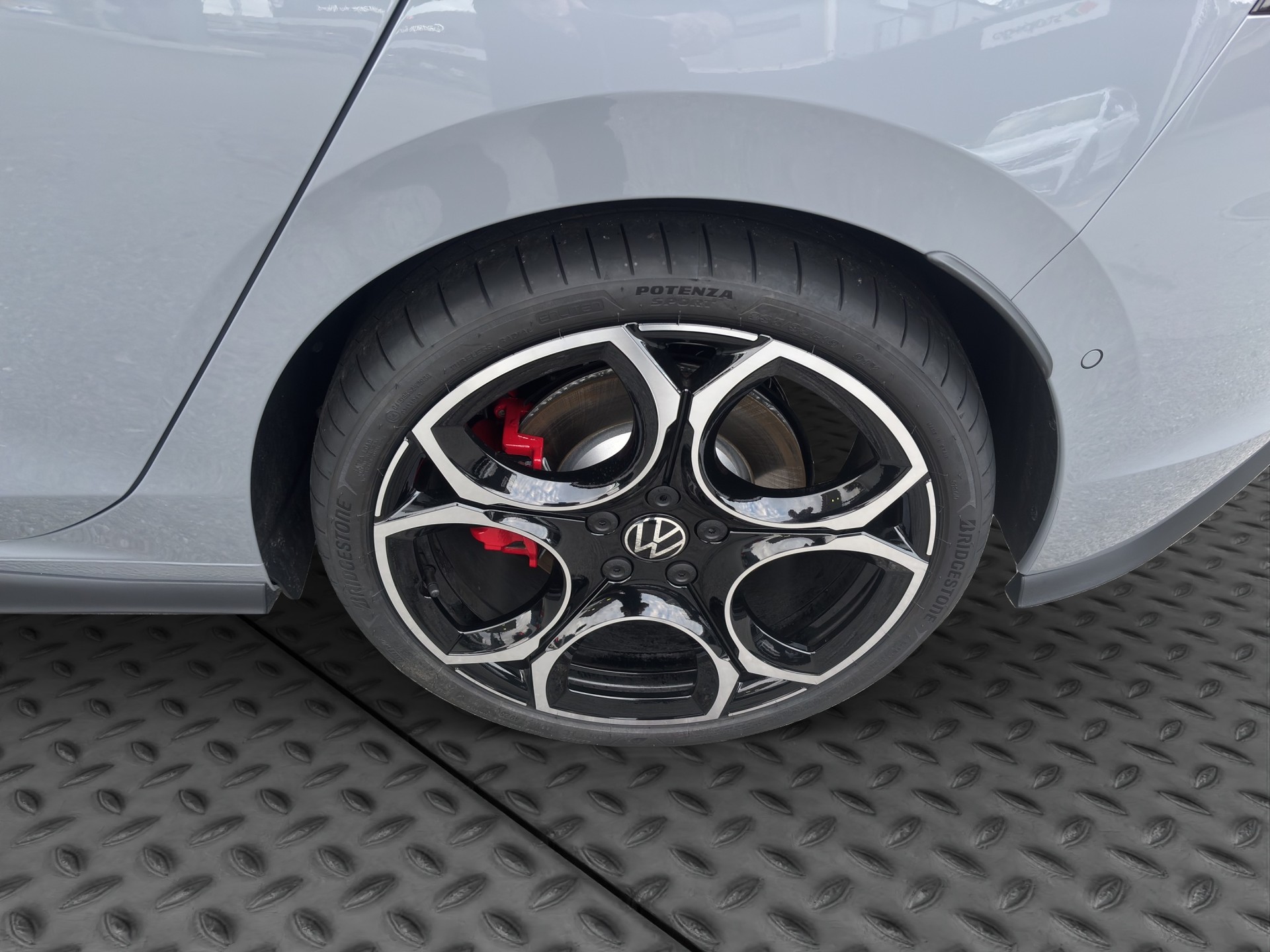 VW Golf 2.0 TSI GTI DSG-image-17