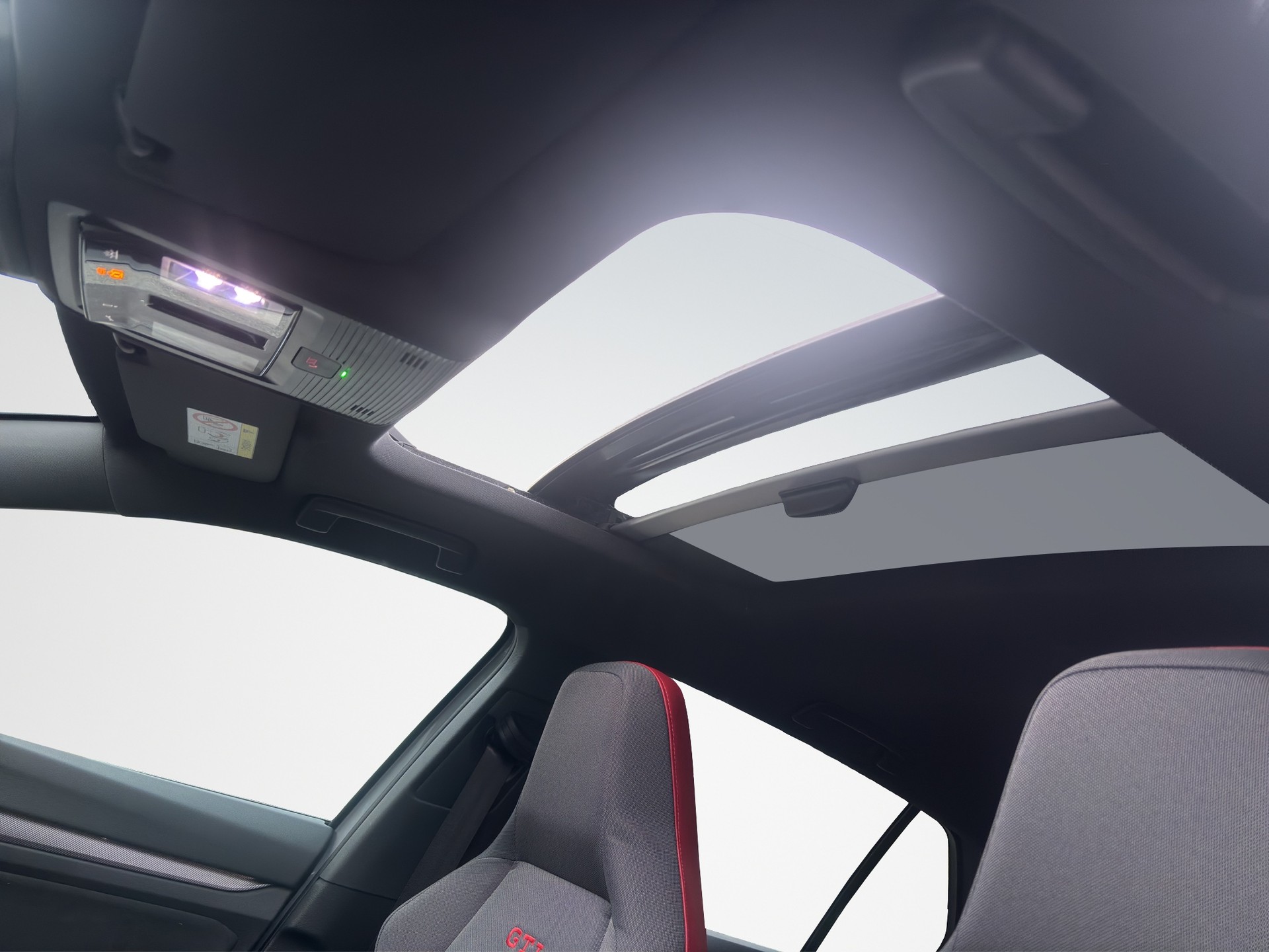 VW Golf 2.0 TSI GTI DSG-image-18