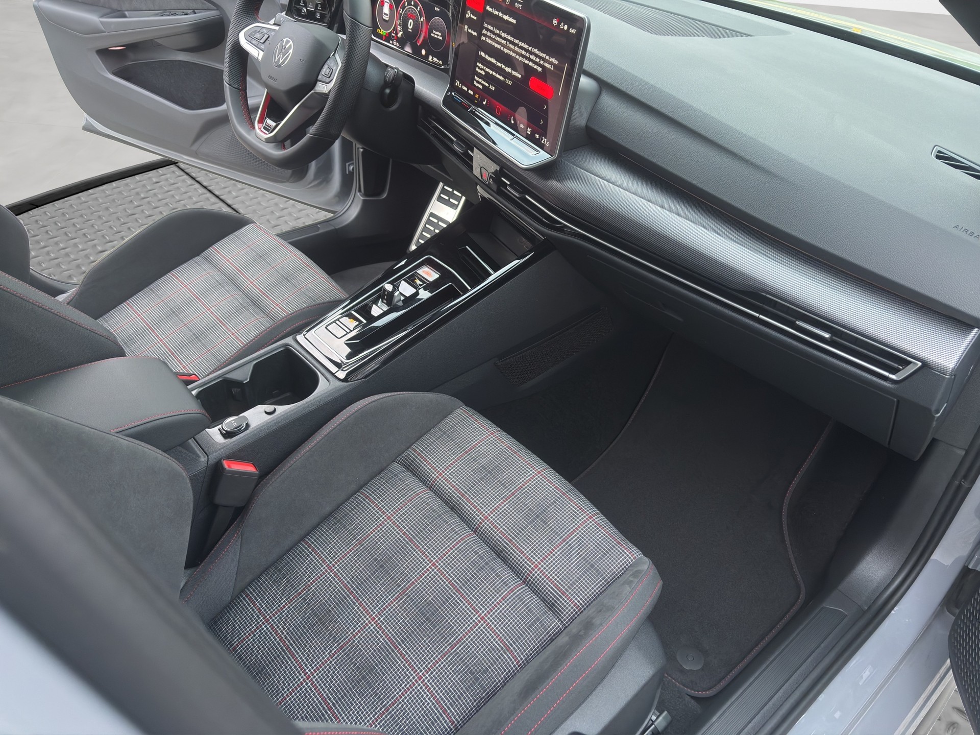 VW Golf 2.0 TSI GTI DSG-image-13