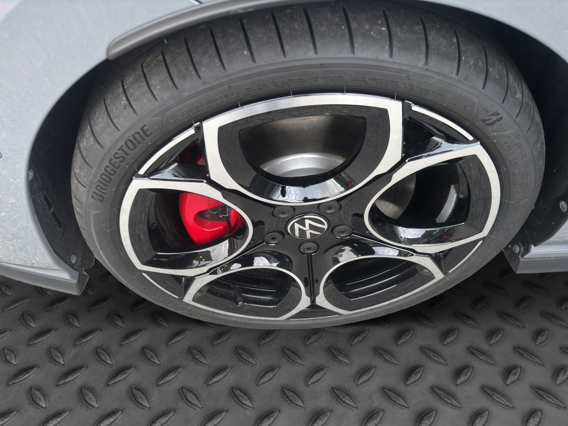 VW Golf 2.0 TSI GTI DSG-image-16