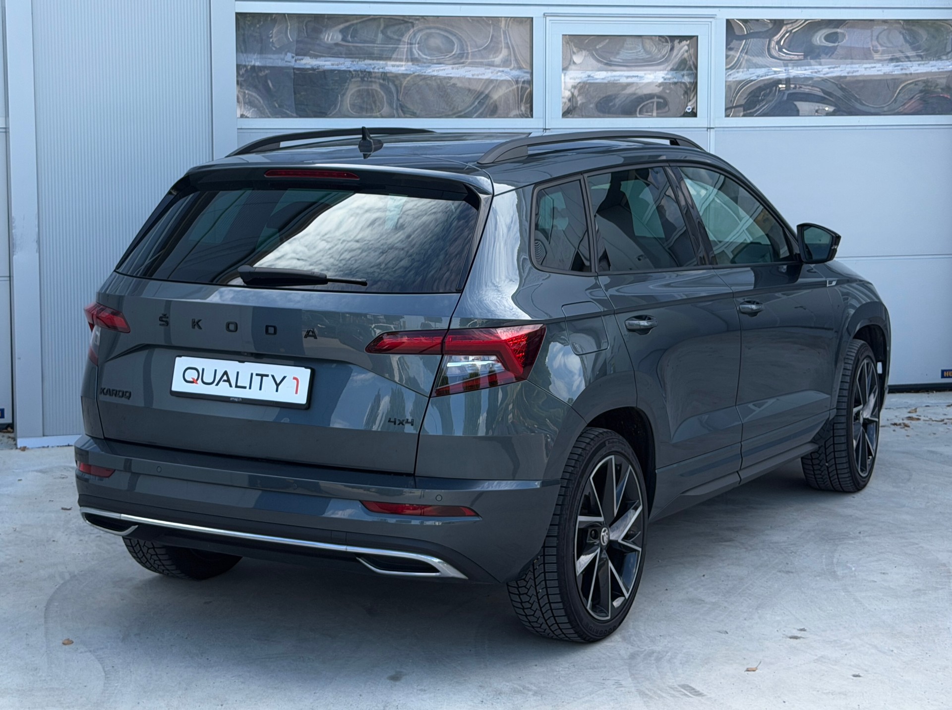 SKODA Karoq 2.0 TDI CR SportLine 4x4 DSG-image-4