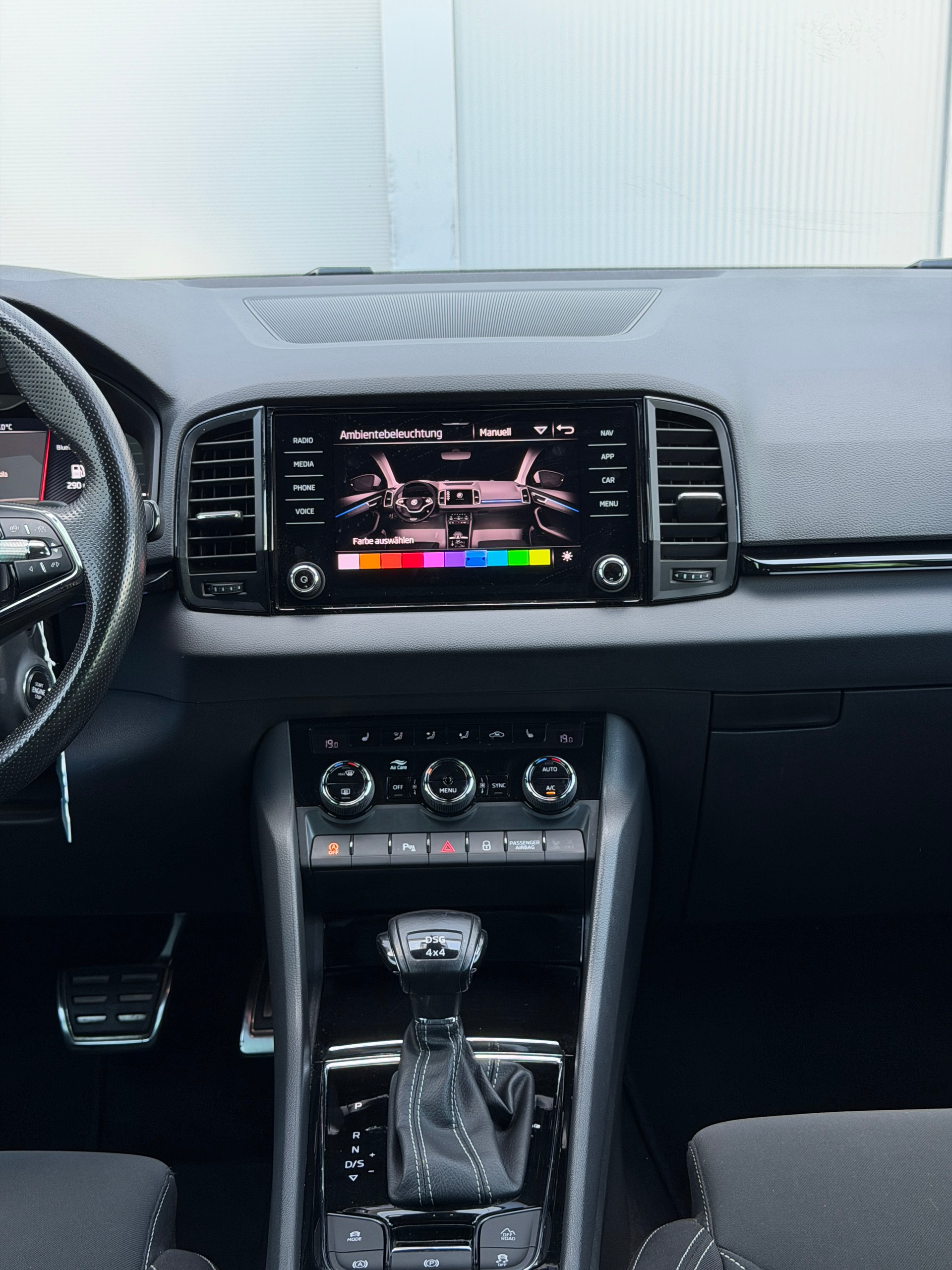SKODA Karoq 2.0 TDI CR SportLine 4x4 DSG-image-11