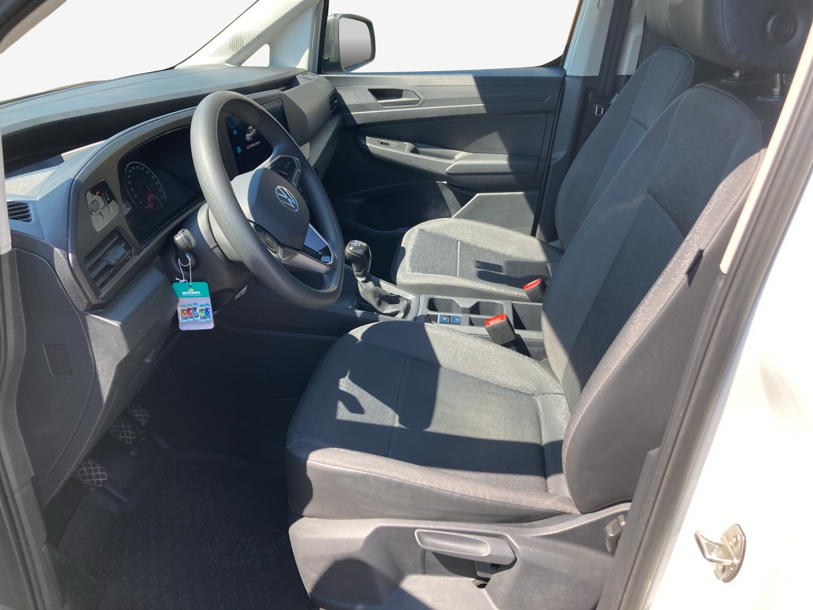 VW Caddy Cargo 2.0TDI 4Motion-image-7