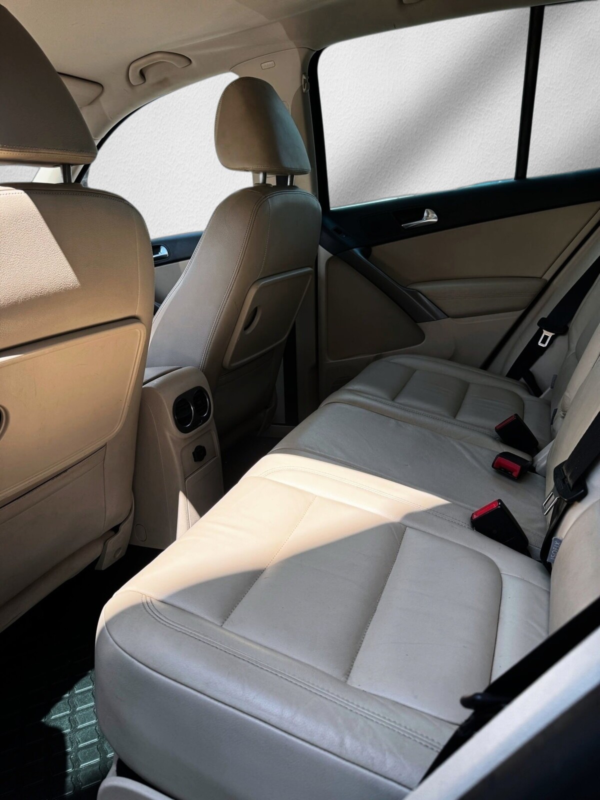 VW Tiguan 1.4 TSI Sport&Style-image-9
