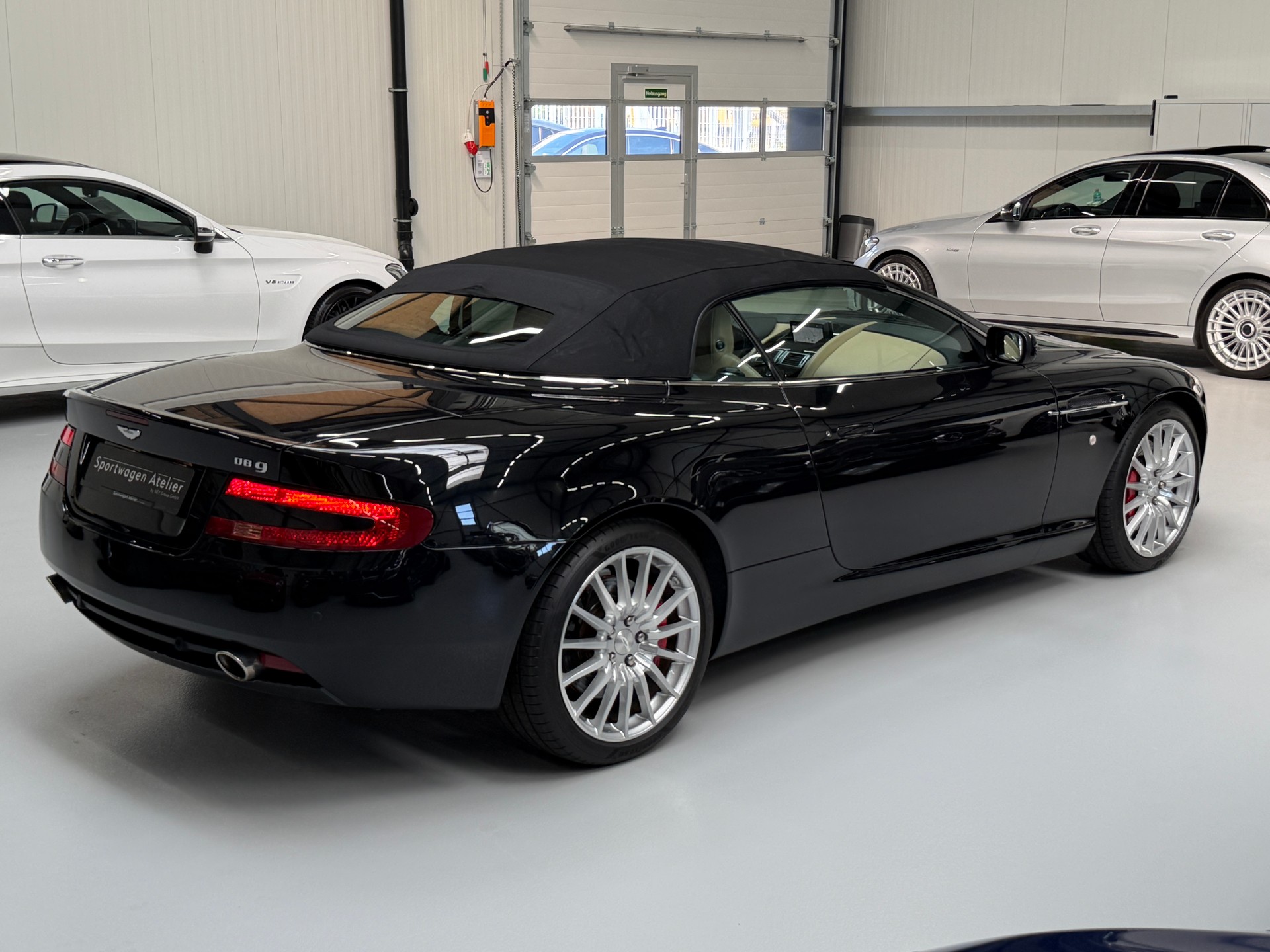 ASTON MARTIN DB9 Volante Touchtronic 2-image-10