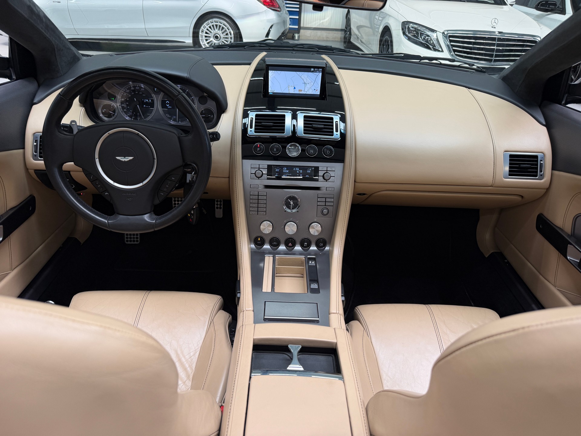 ASTON MARTIN DB9 Volante Touchtronic 2-image-16