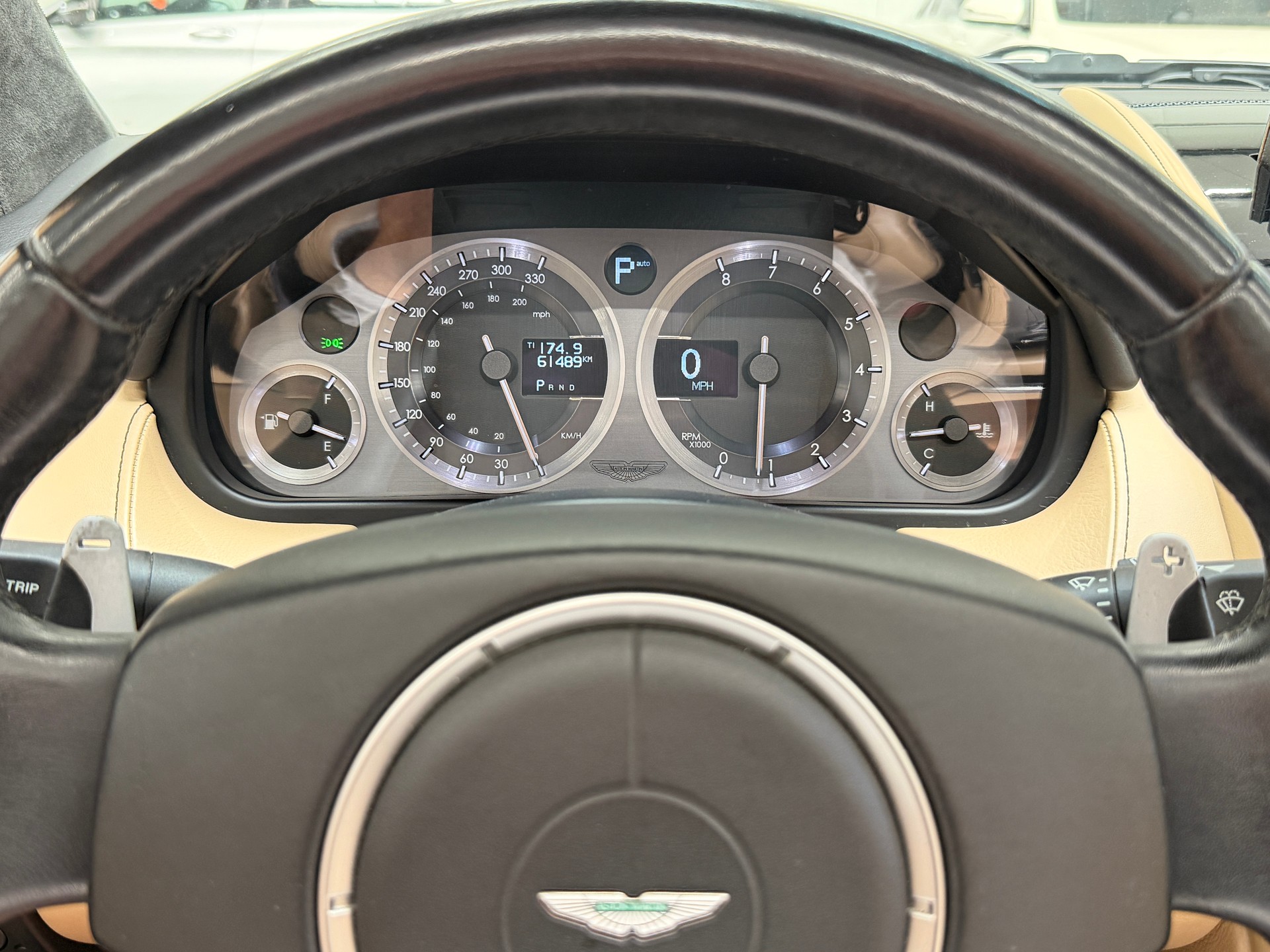 ASTON MARTIN DB9 Volante Touchtronic 2-image-18