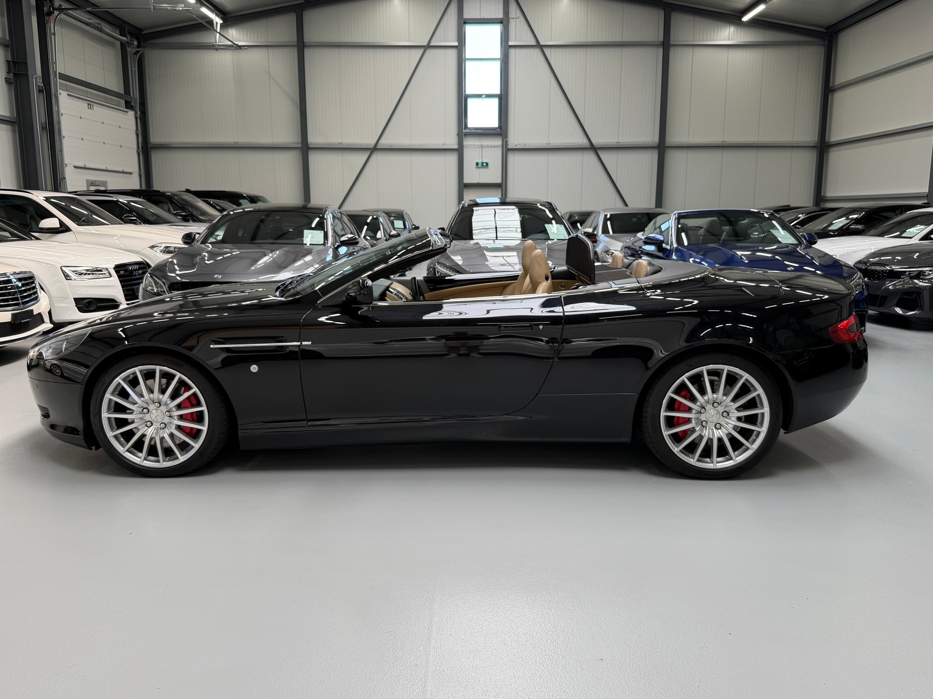ASTON MARTIN DB9 Volante Touchtronic 2-image-3