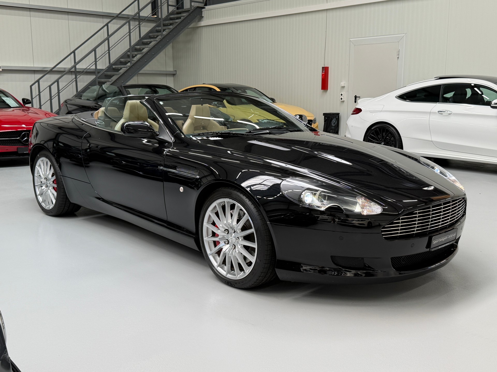 ASTON MARTIN DB9 Volante Touchtronic 2-image-12