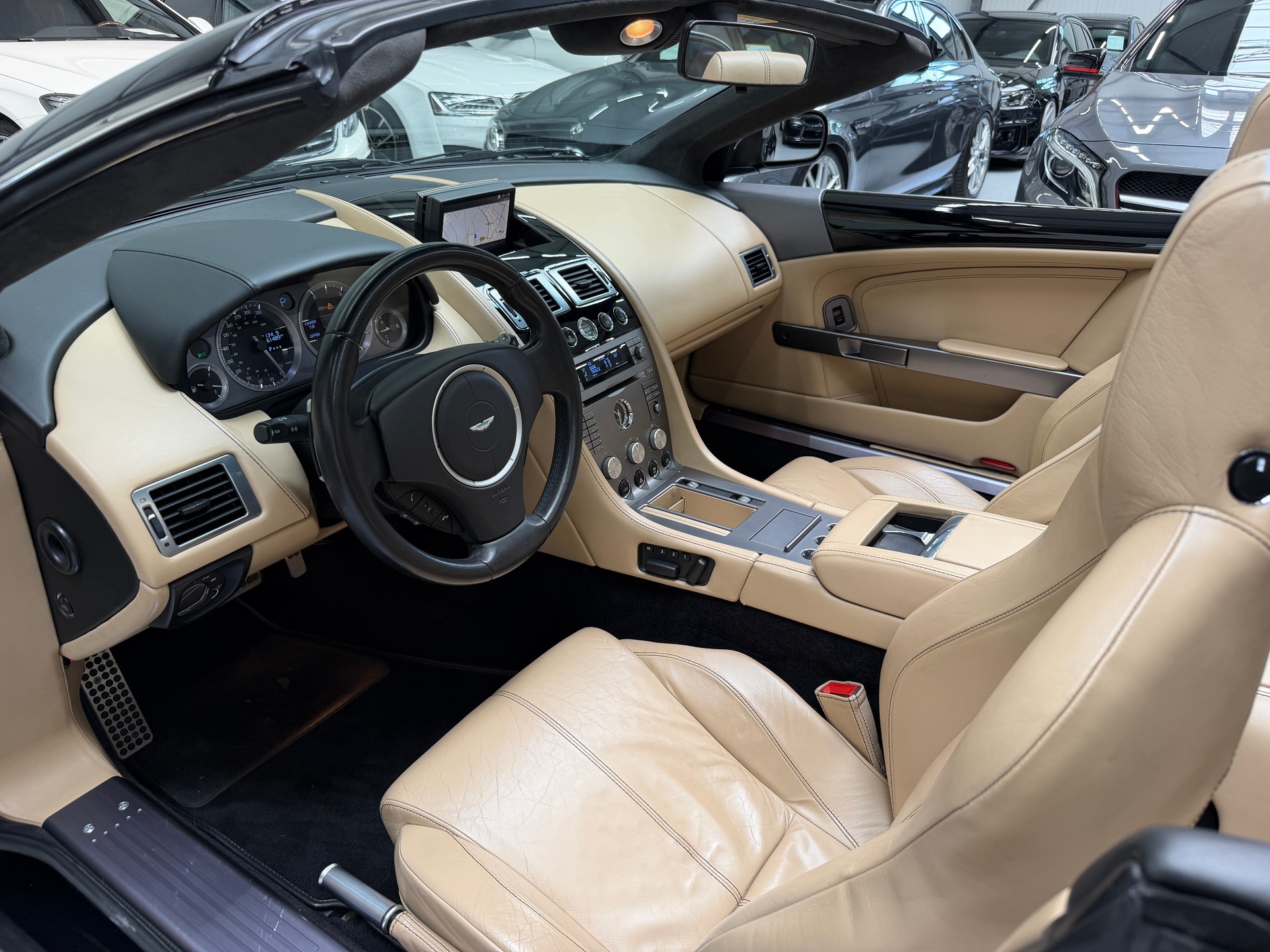 ASTON MARTIN DB9 Volante Touchtronic 2-image-22