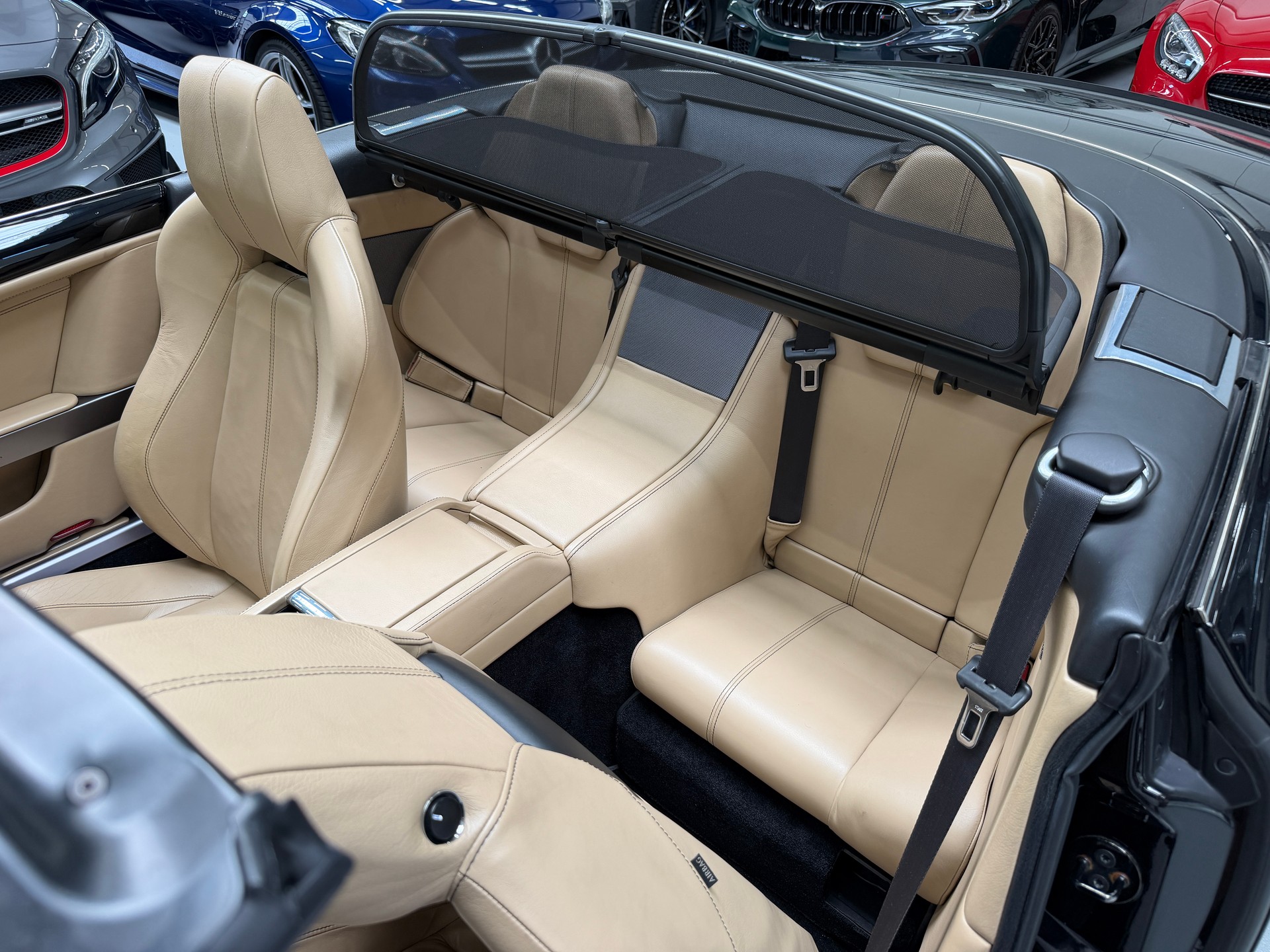 ASTON MARTIN DB9 Volante Touchtronic 2-image-24