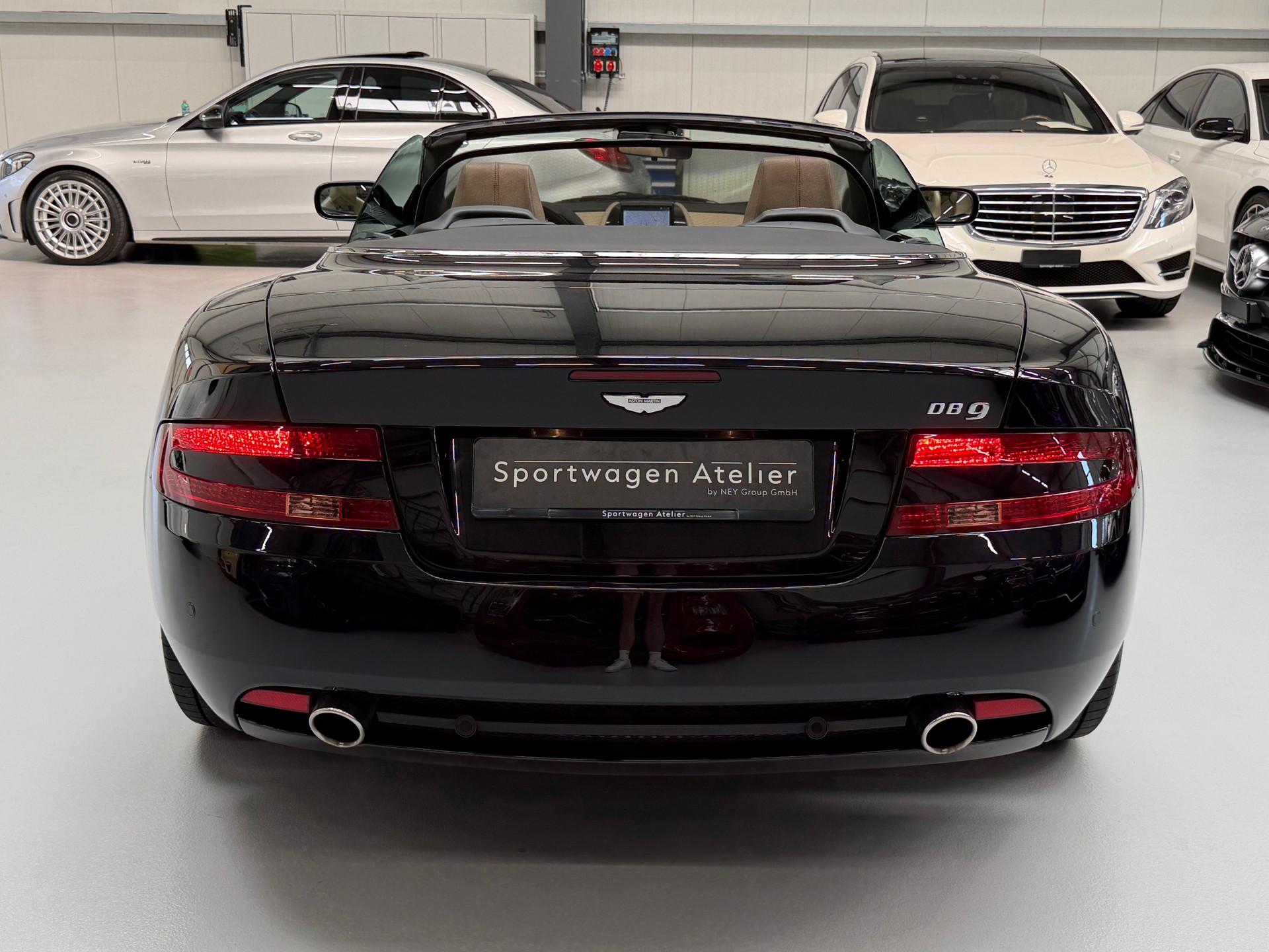 ASTON MARTIN DB9 Volante Touchtronic 2-image-8