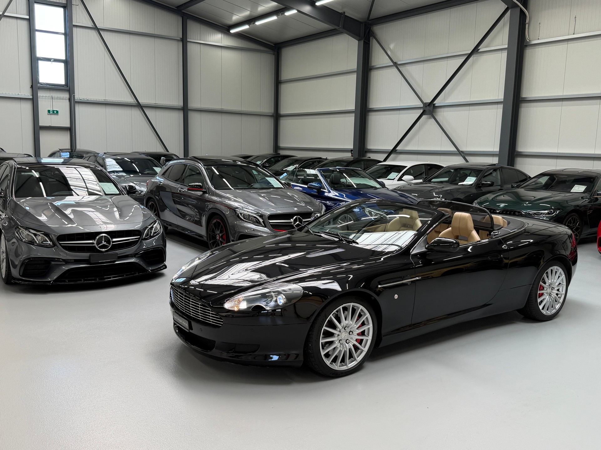 ASTON MARTIN DB9 Volante Touchtronic 2-image-1