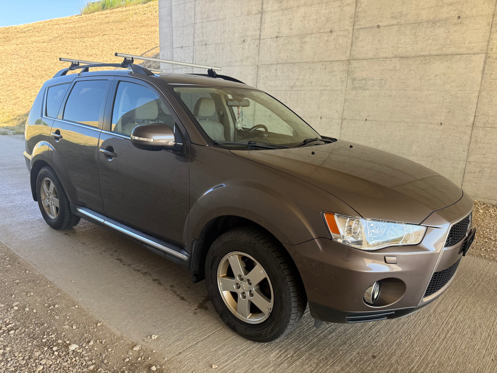 MITSUBISHI Outlander 2.2 DID Navigator 4WD TC-SST-image-6