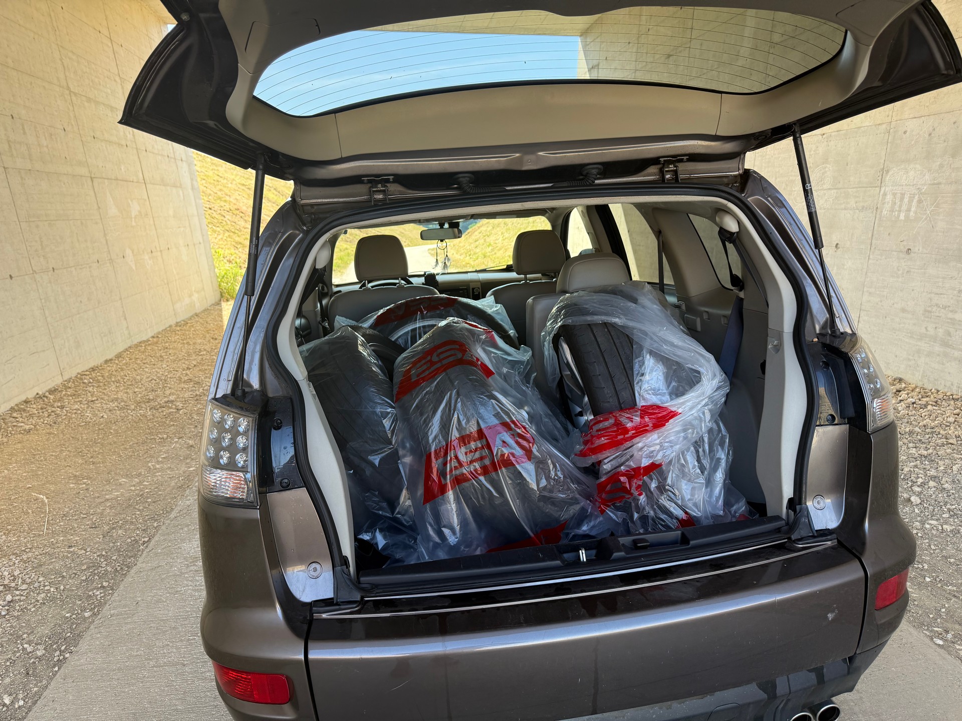 MITSUBISHI Outlander 2.2 DID Navigator 4WD TC-SST-image-9