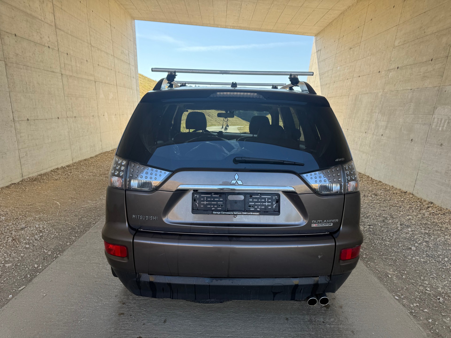 MITSUBISHI Outlander 2.2 DID Navigator 4WD TC-SST-image-3