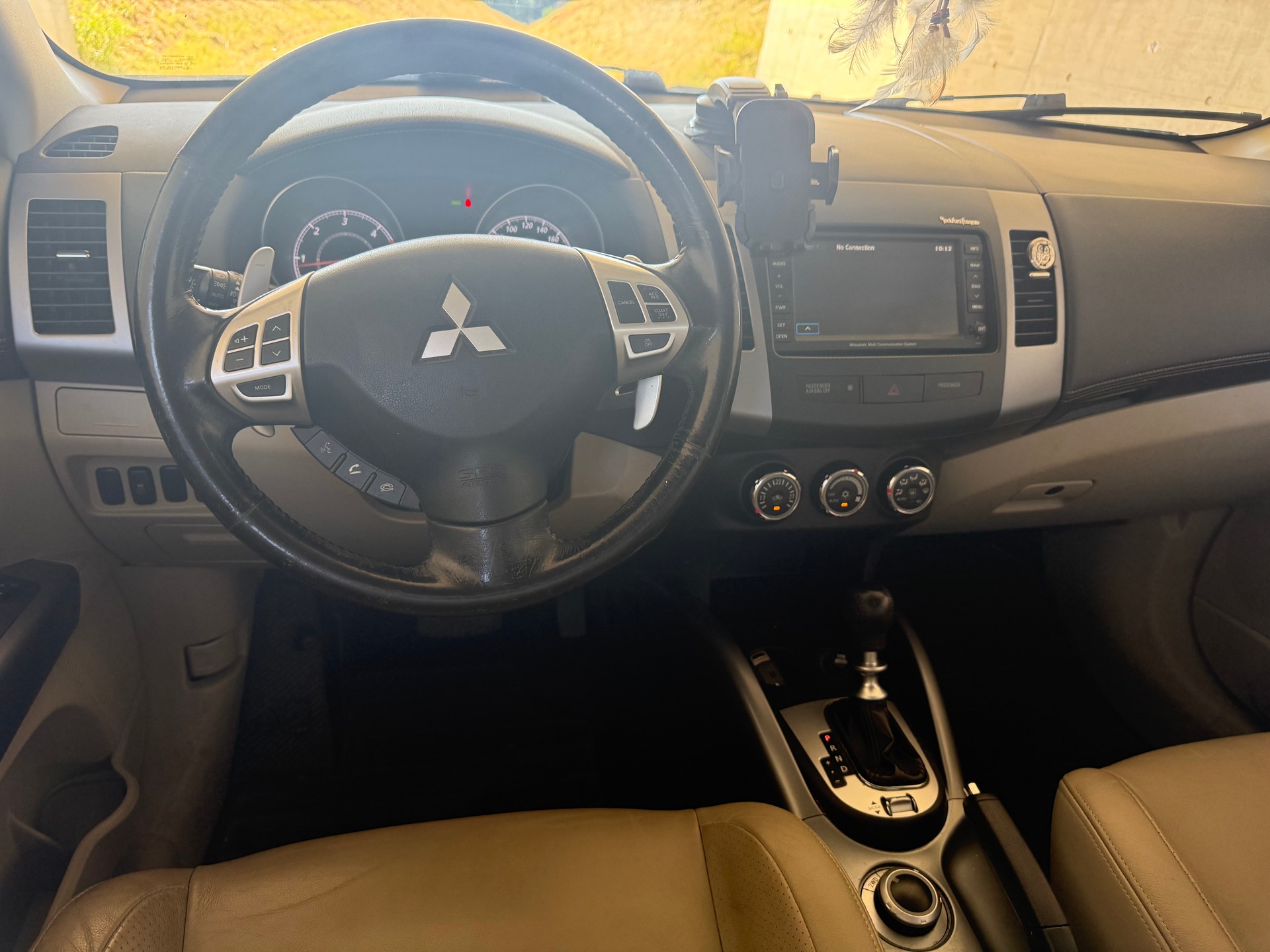 MITSUBISHI Outlander 2.2 DID Navigator 4WD TC-SST-image-11
