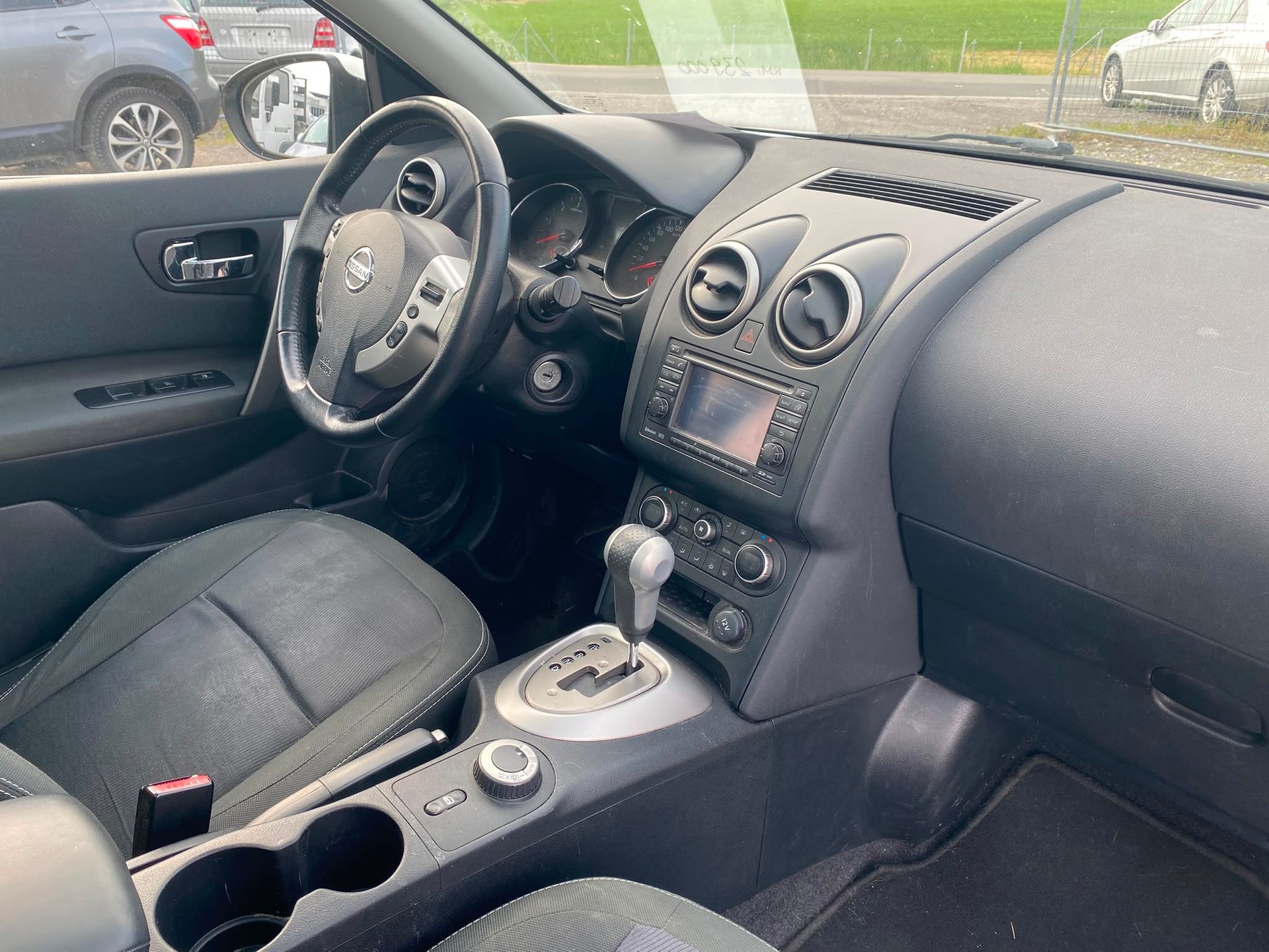 NISSAN Qashqai +2 2.0 dCi 4WD tekna Automatic-image-12