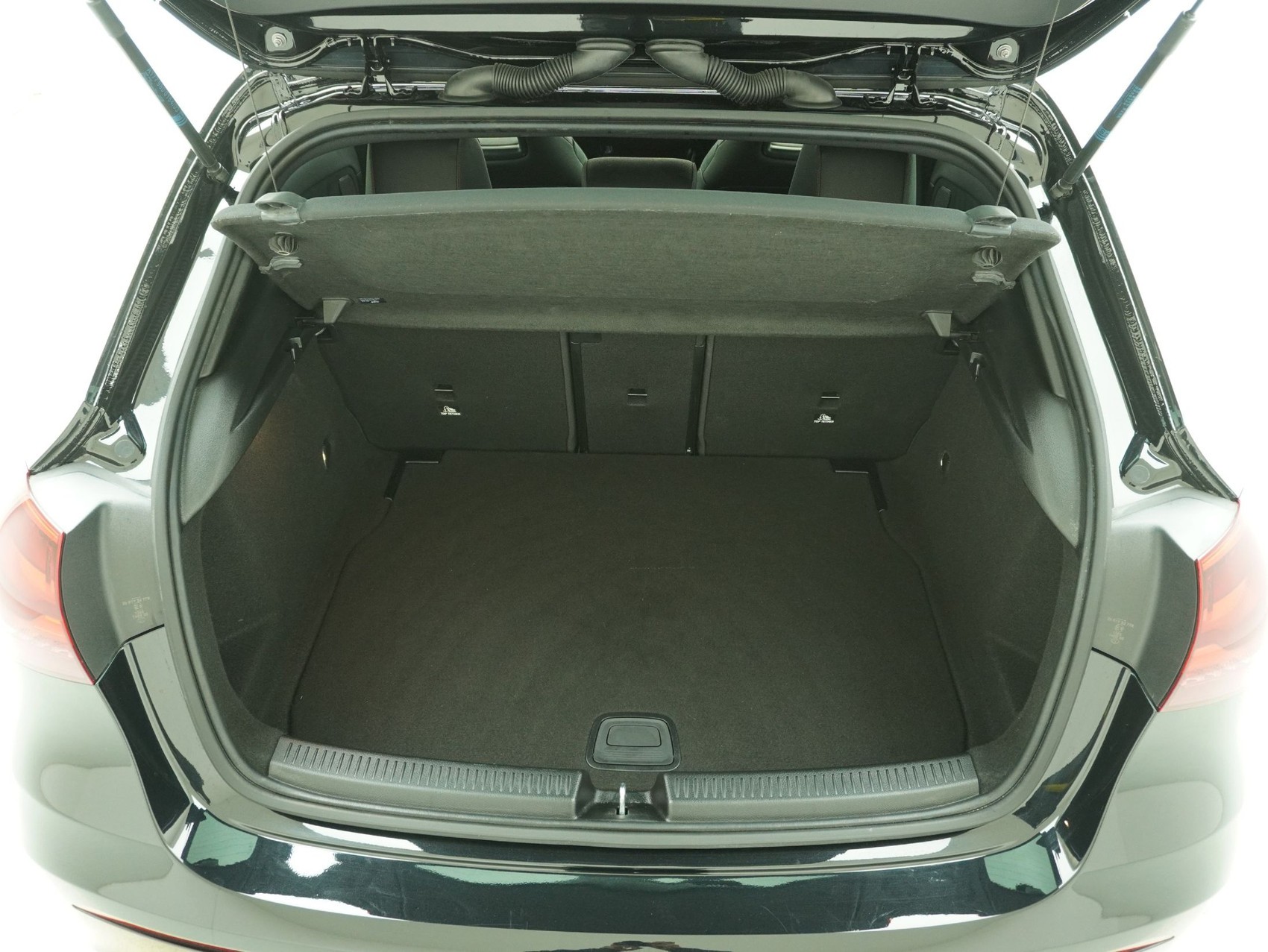 MERCEDES-BENZ A-Klasse A 200 AMG Line-image-10