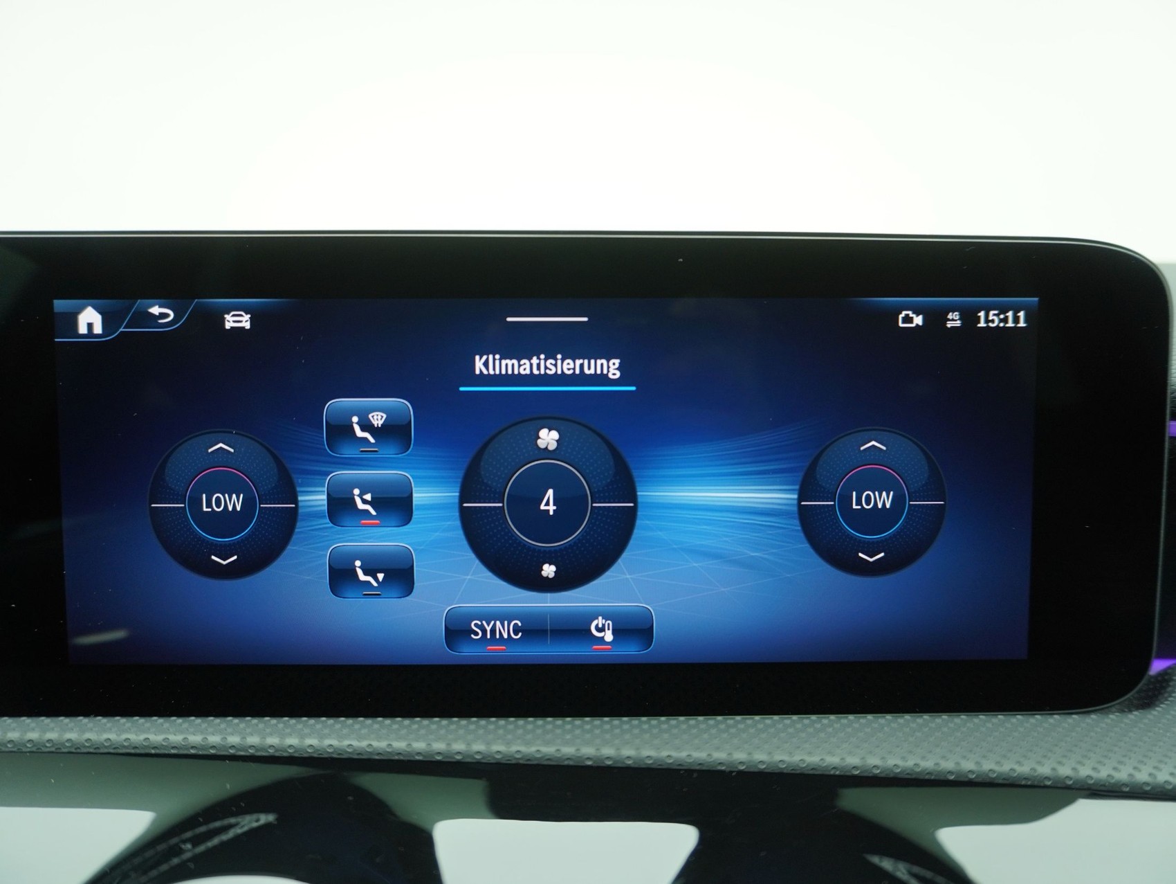 MERCEDES-BENZ A-Klasse A 200 AMG Line-image-14