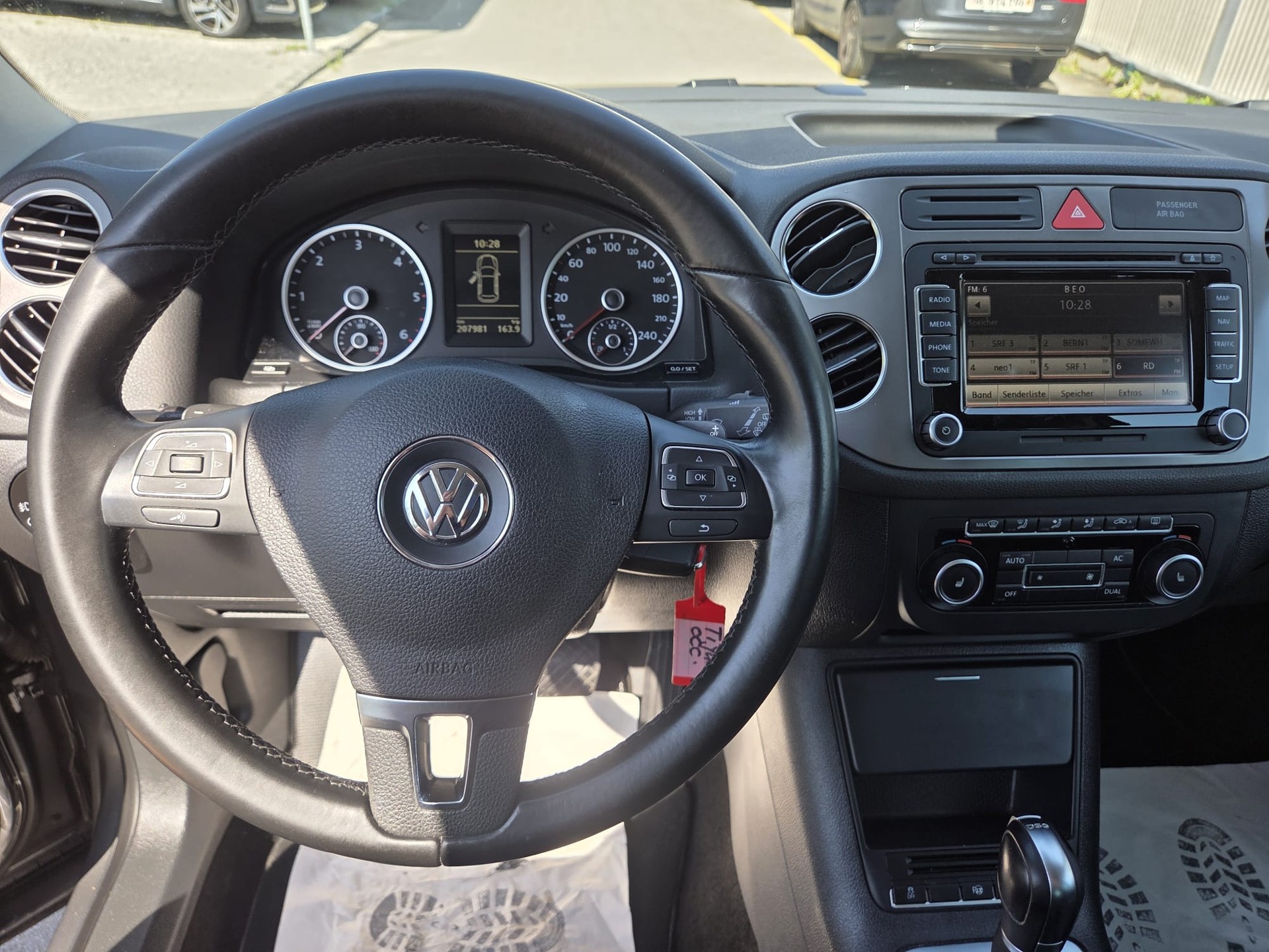 VW Tiguan 2.0 TDI Team DSG-image-11