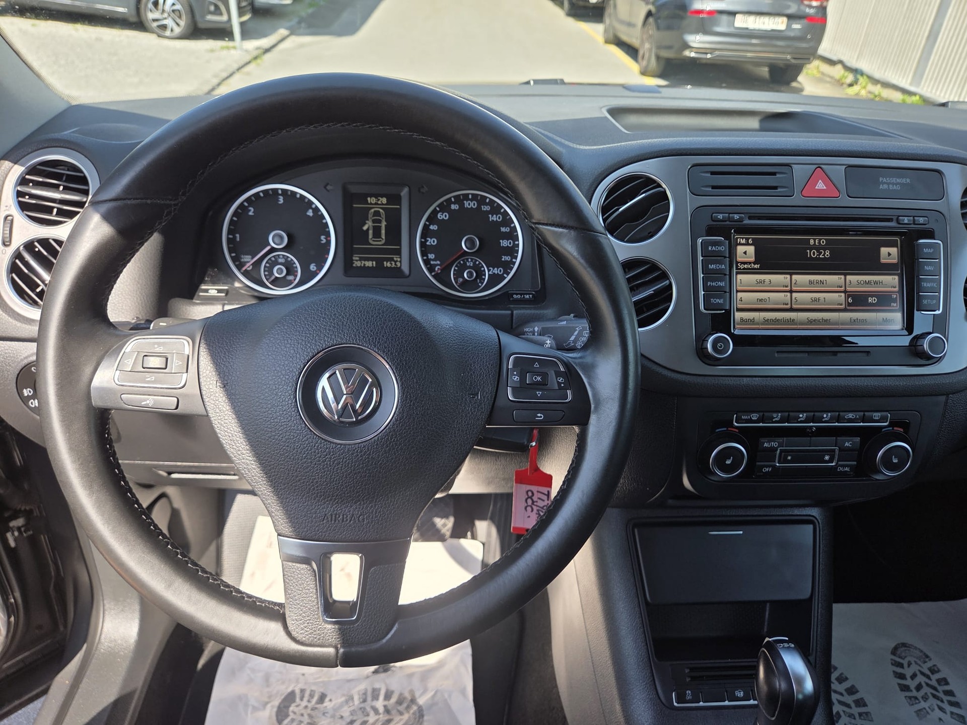 VW Tiguan 2.0 TDI Team DSG-image-10