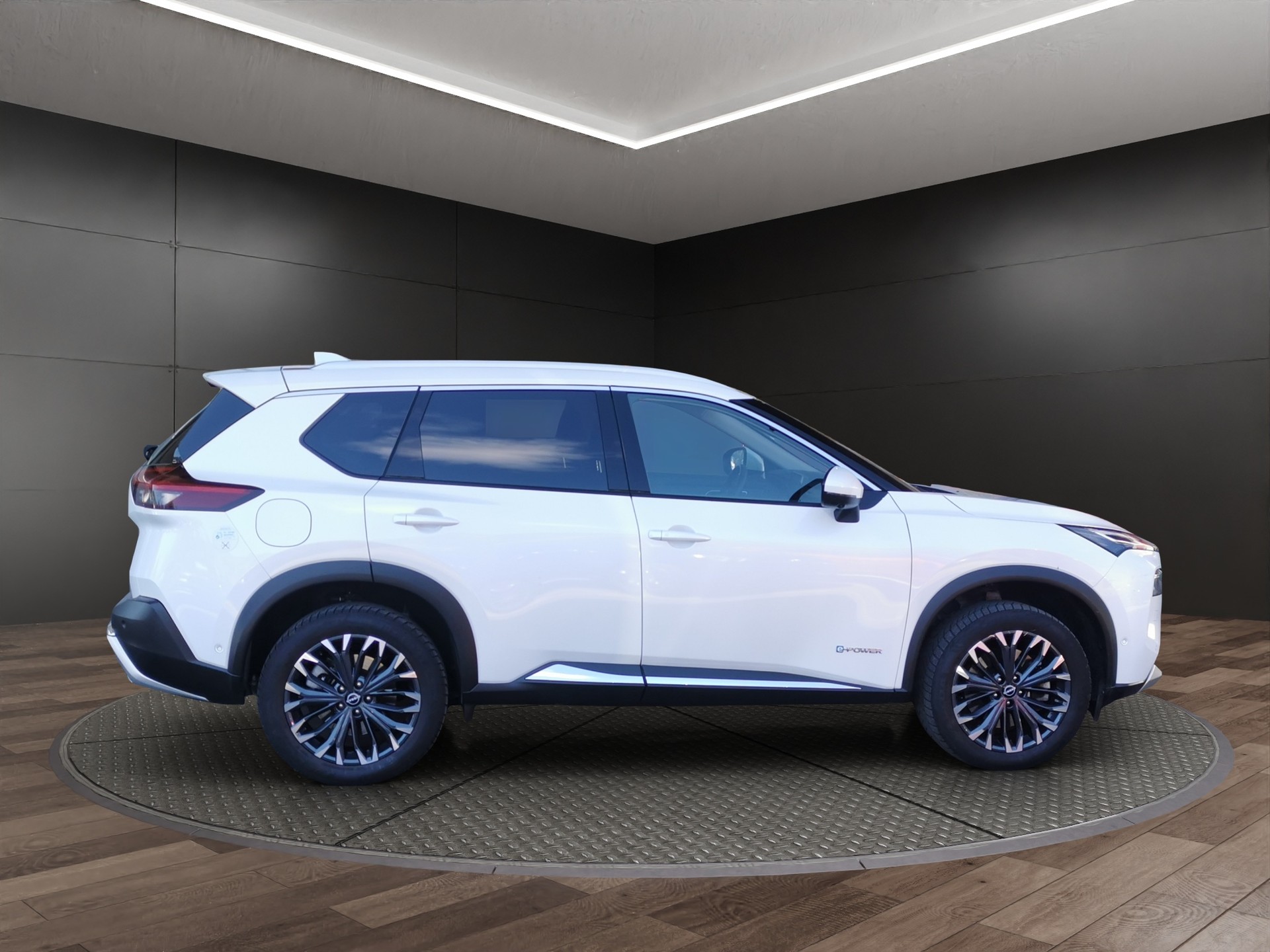 NISSAN X-Trail 1.5 VC-T e-Power 4WD Tekna+-image-3