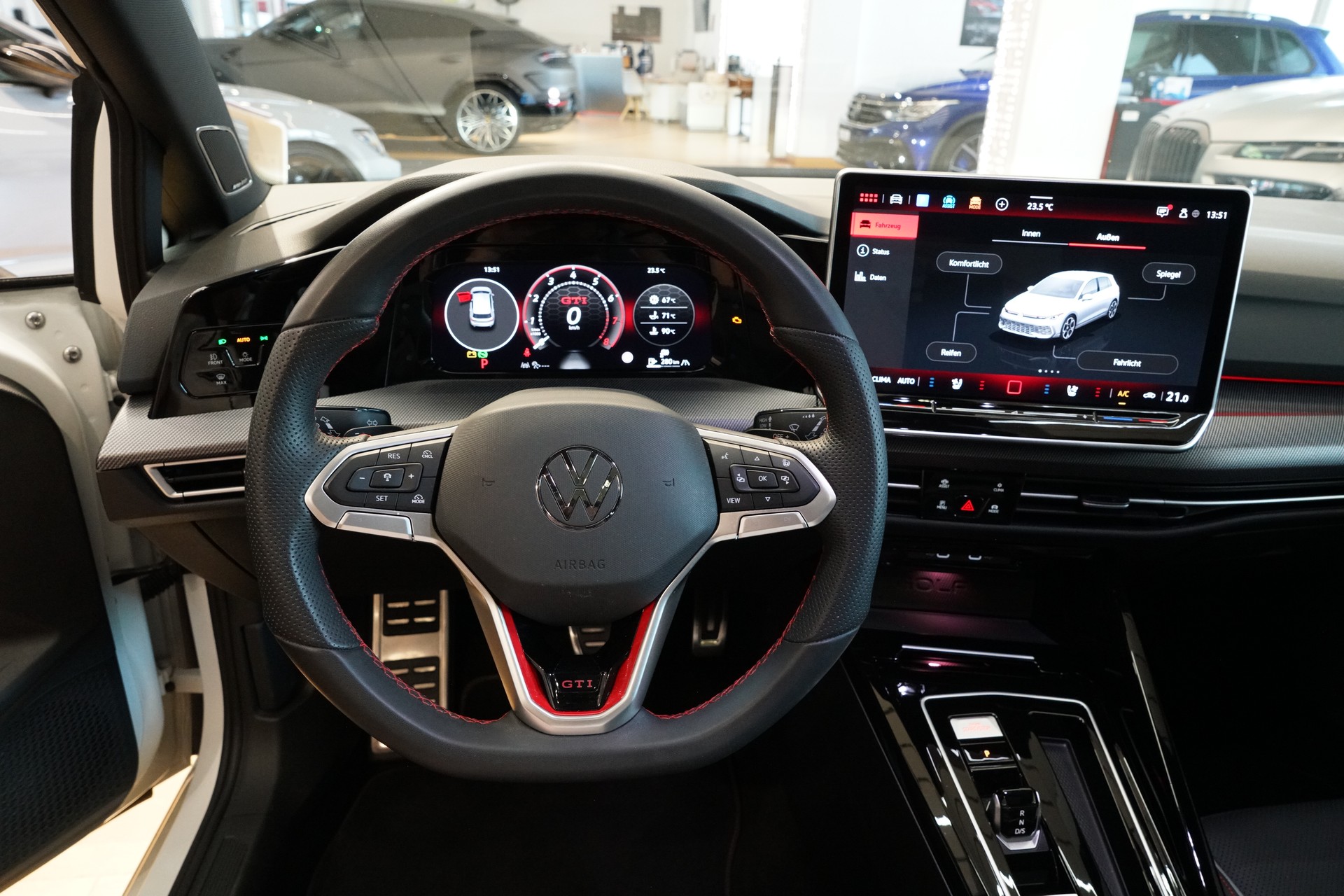 VW Golf 2.0 TSI GTI DSG-image-14