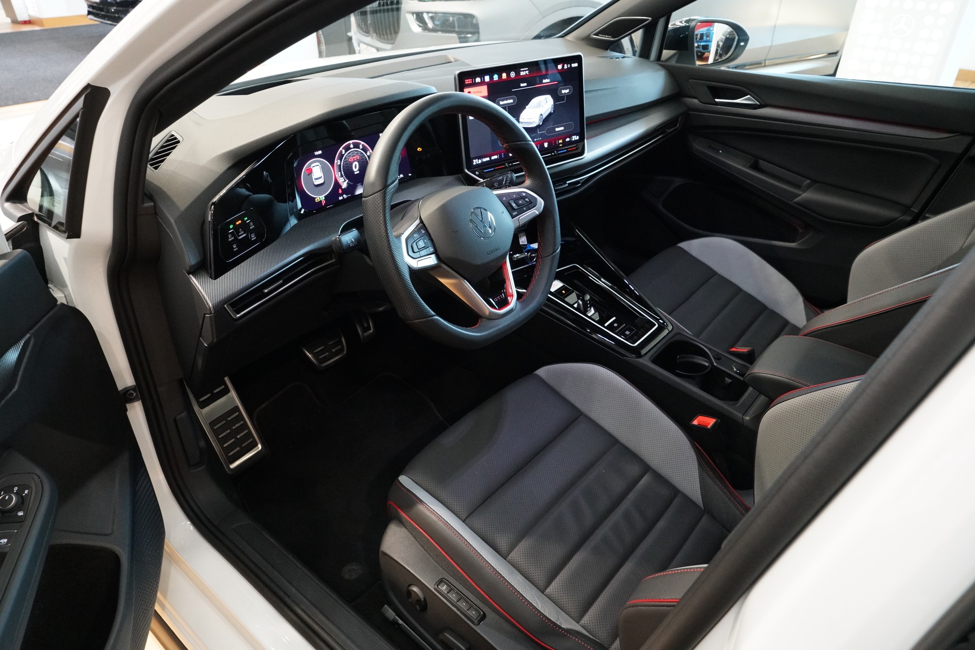 VW Golf 2.0 TSI GTI DSG-image-10